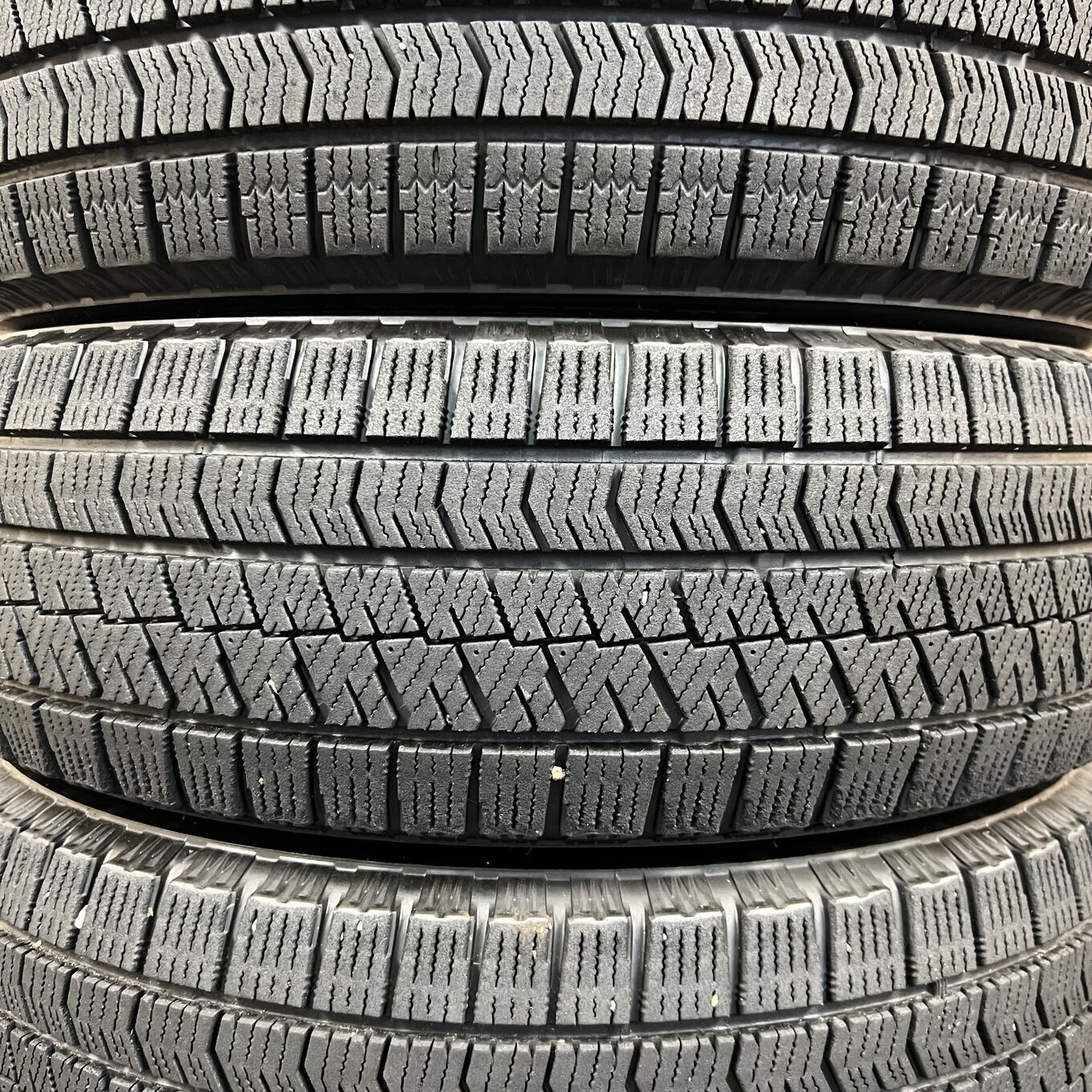 Bridgestone BLIZZAK VRX2 185/65 R15, фото 2