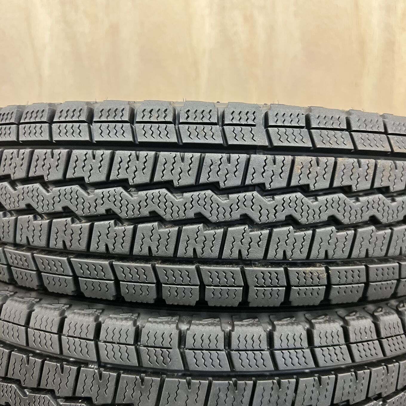 145/80 R12 Dunlop WINTER MAXX SV01 — 12 800 ¥/комплект