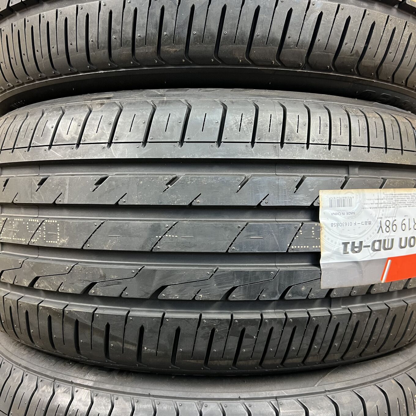 CST MD-A1 245/40 R19, фото 2