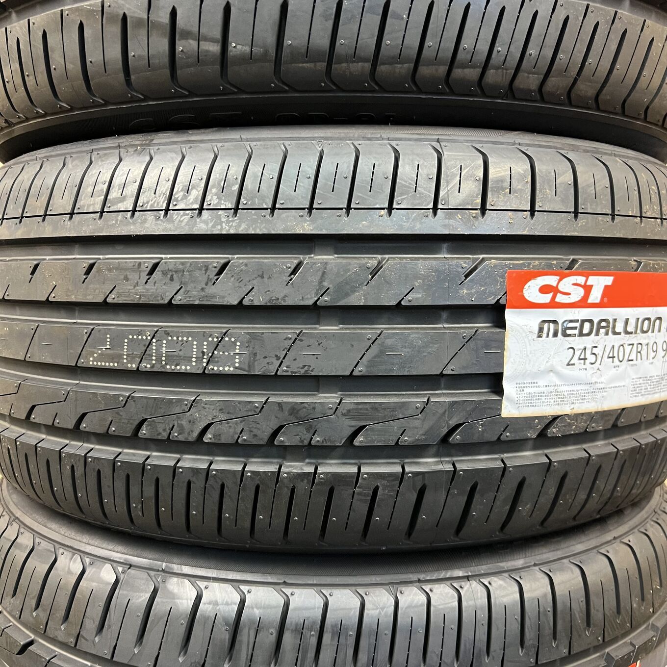 CST MD-A1 245/40 R19, фото 3