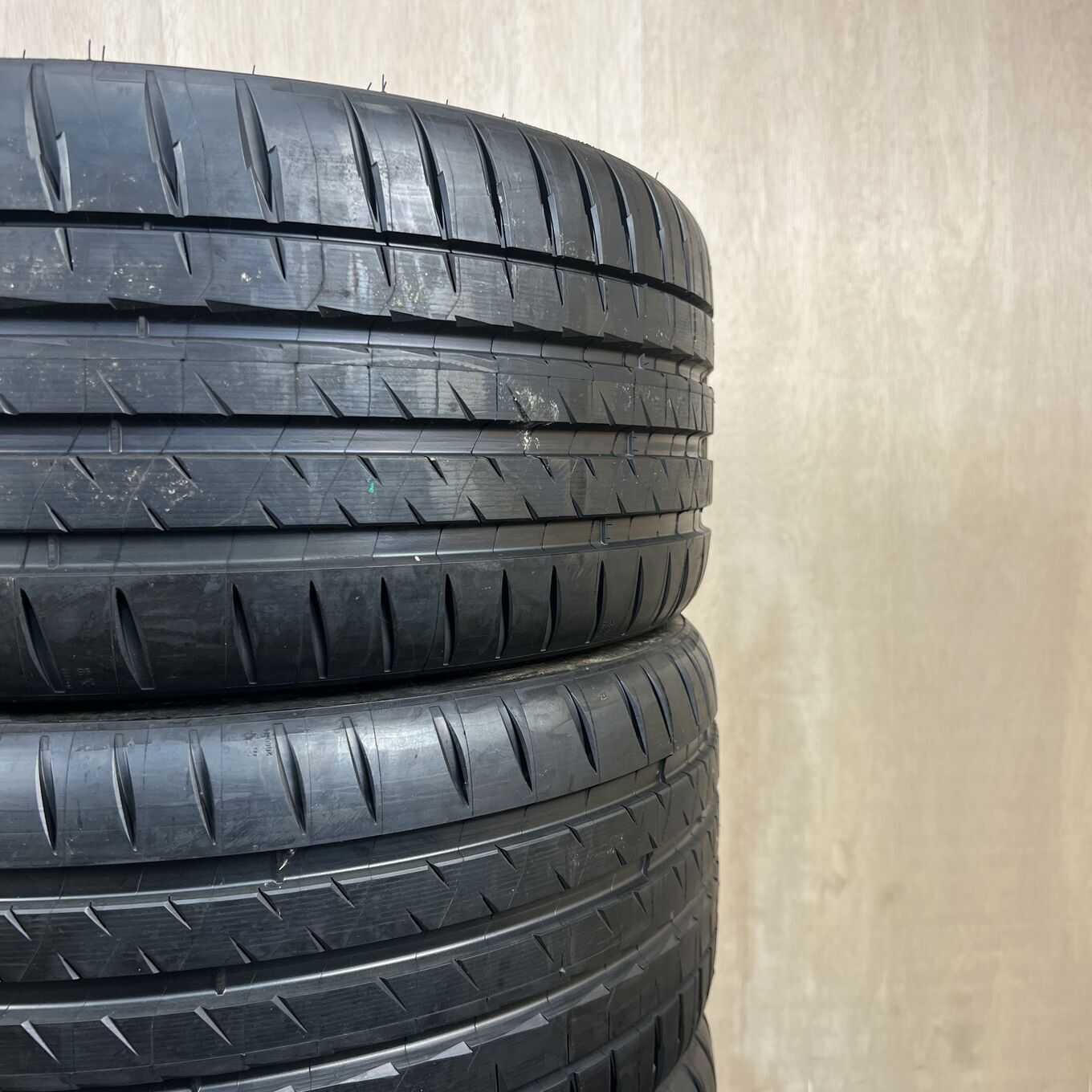 Michelin PILOT SPORT 4 S 235/35 R20, фото 6