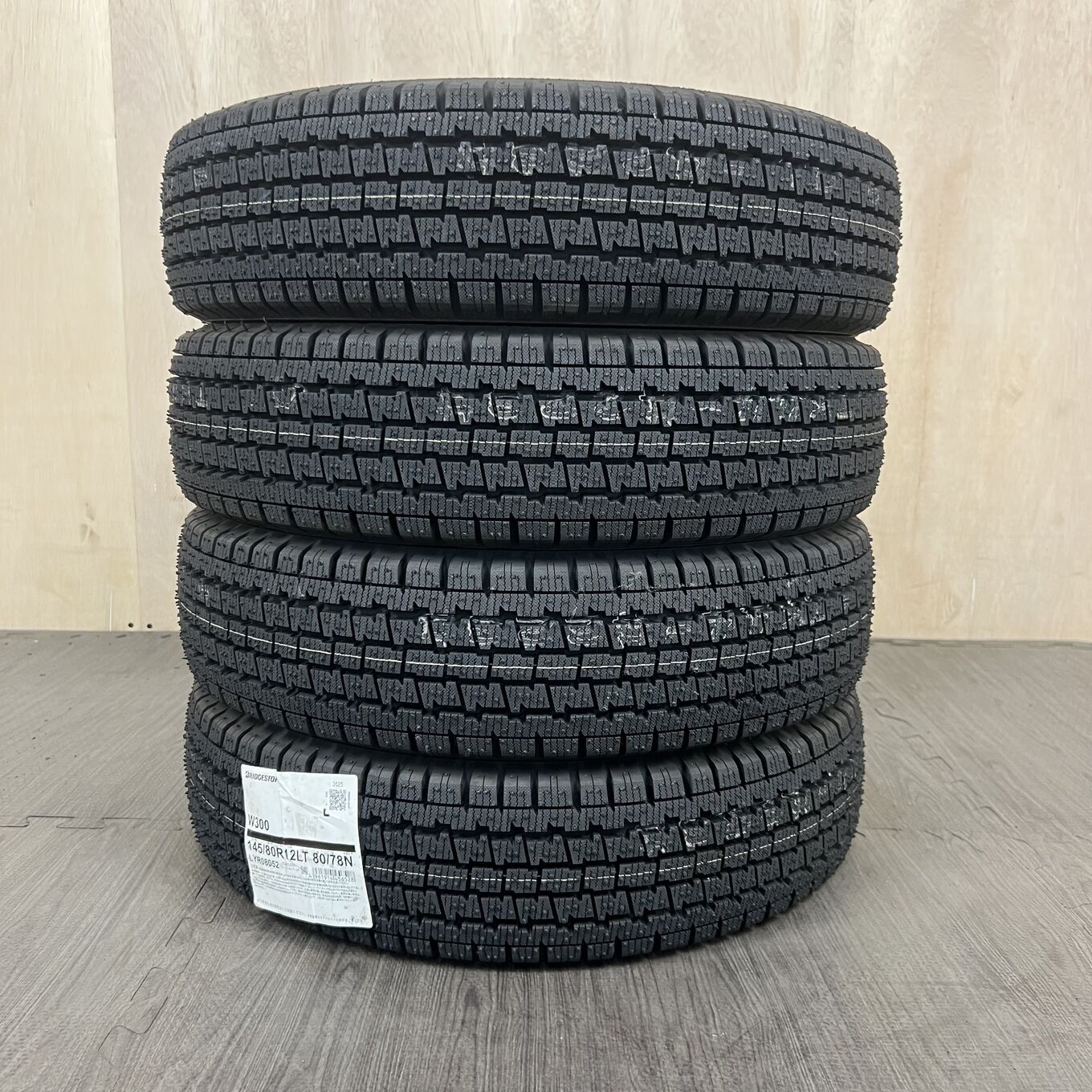 Bridgestone W300 145/80 R12, фото 5