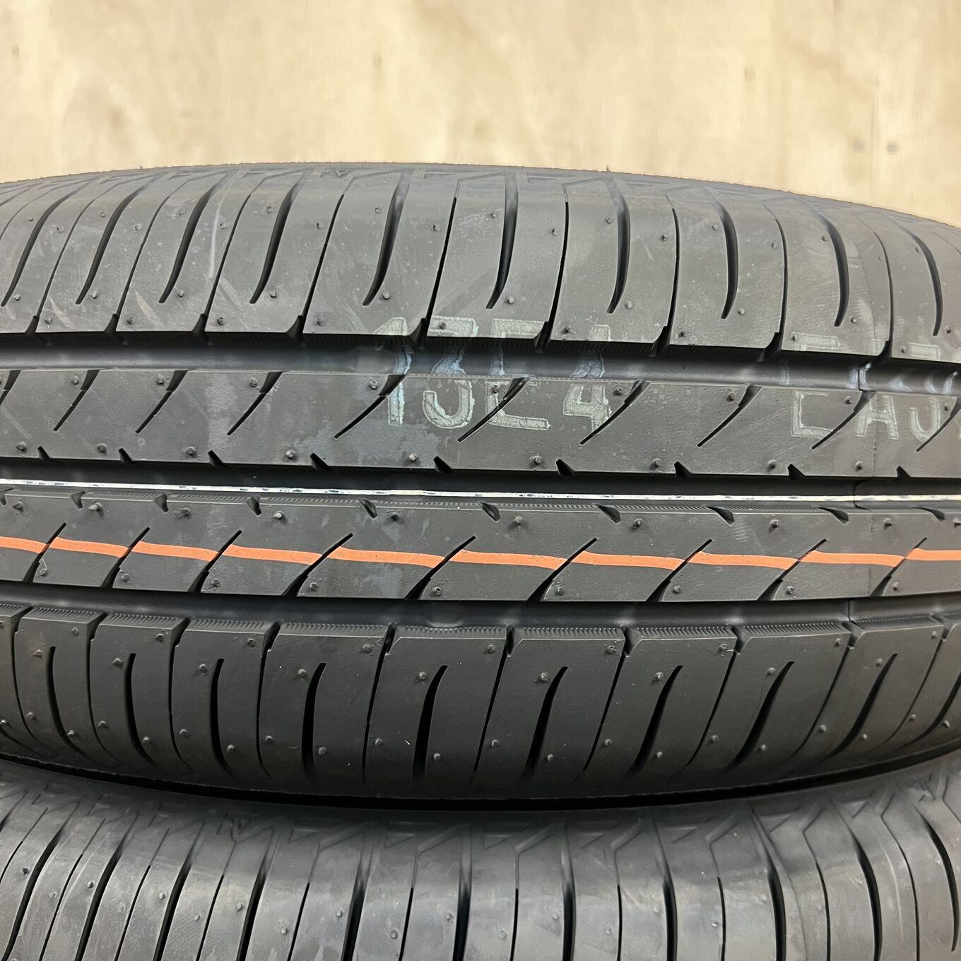 185/70 R14 Toyo NANOENERGY 3 PLUS — 23 000 ¥/комплект