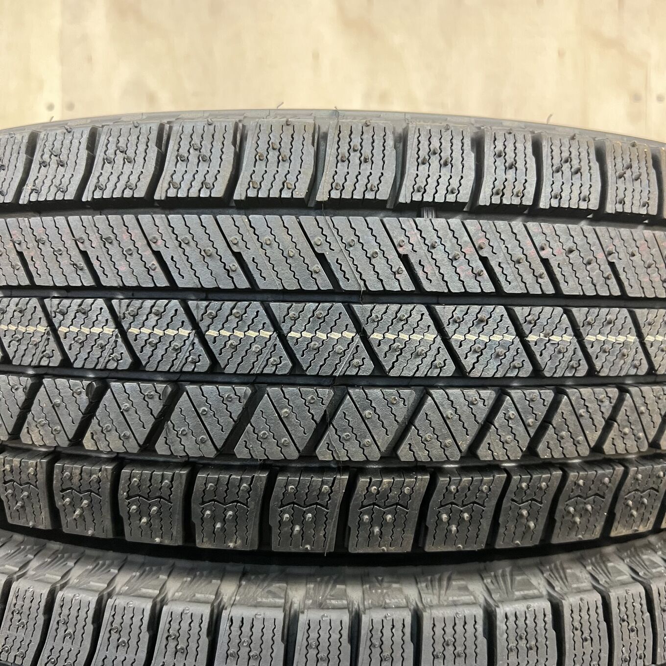 185/65 R15 Bridgestone BLIZZAK VRX3 — 42 500 ¥/комплект