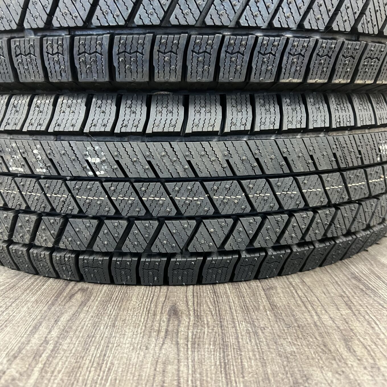 Bridgestone BLIZZAK VRX3 185/70 R14, фото 4