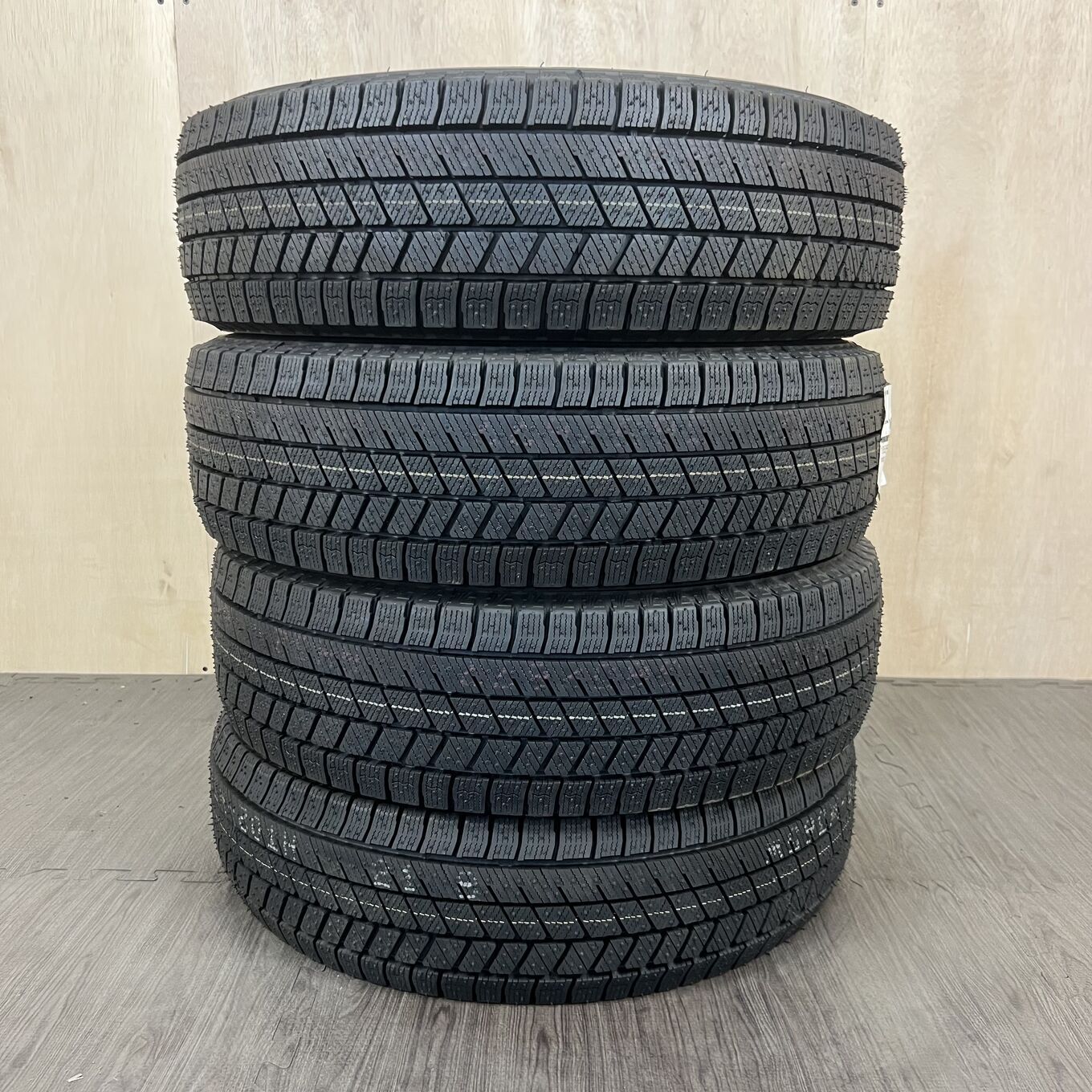 Bridgestone BLIZZAK VRX3 185/70 R14, фото 5