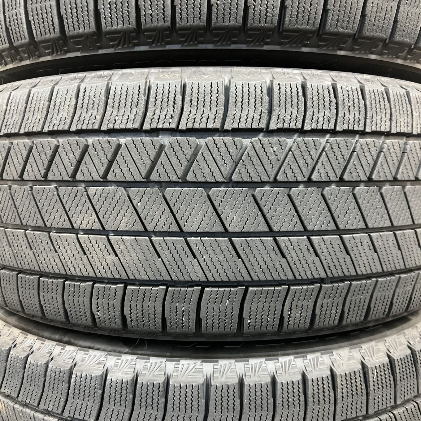 Bridgestone BLIZZAK VRX3 215/50 R17, фото 3