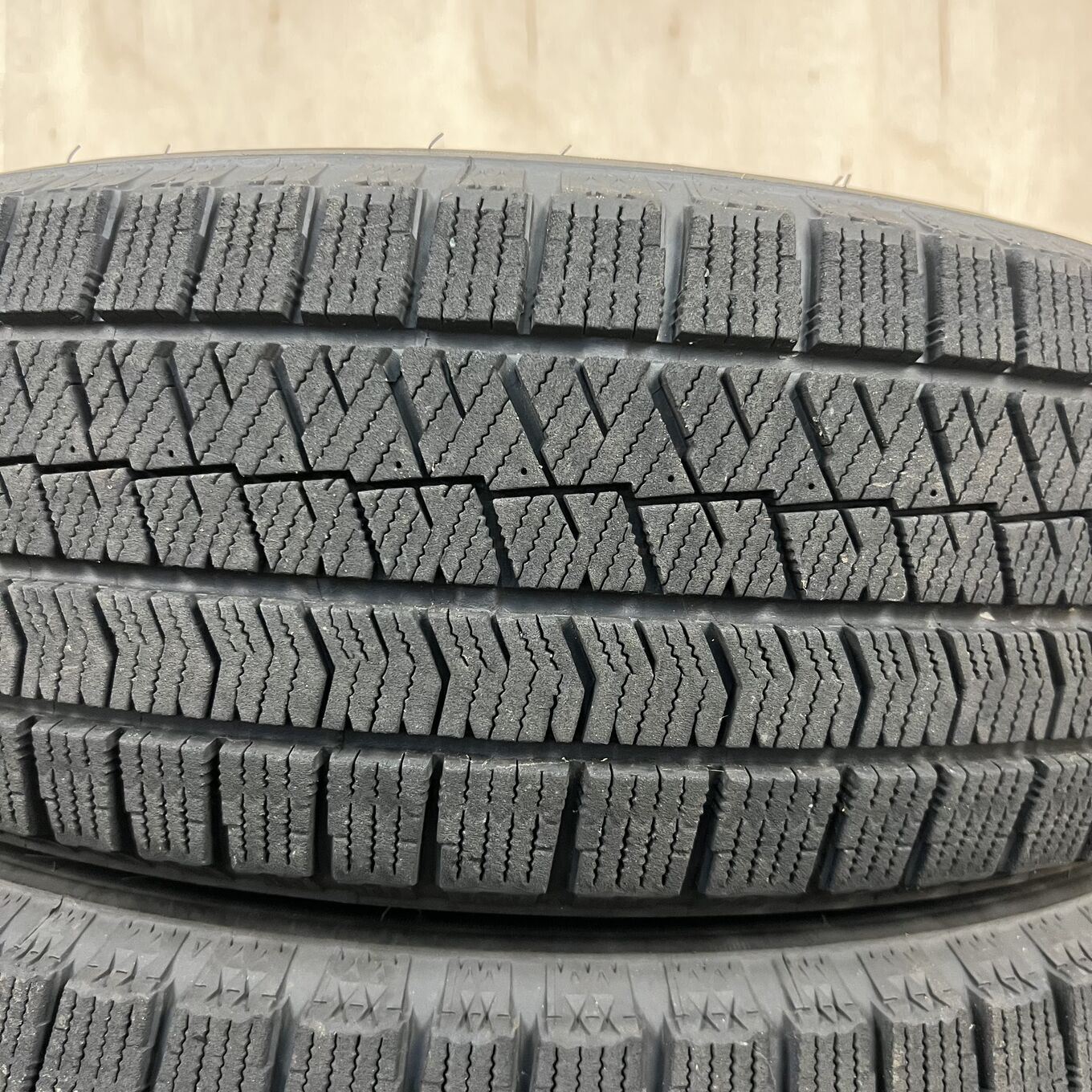 195/65 R15 Bridgestone BLIZZAK VRX2 — 23 800 ¥/комплект
