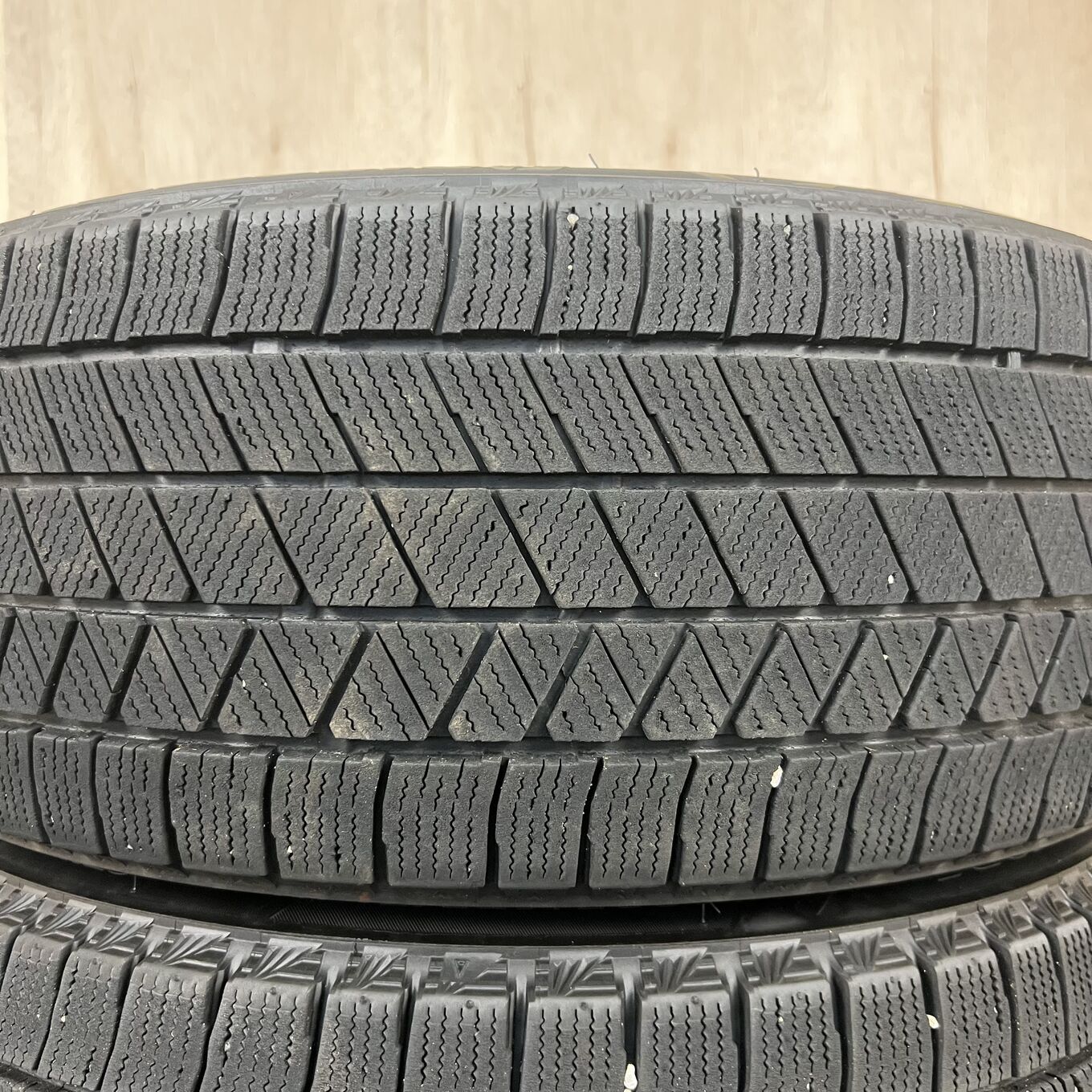 225/45 R17 Bridgestone BLIZZAK VRX3 — 19 600 ¥/комплект