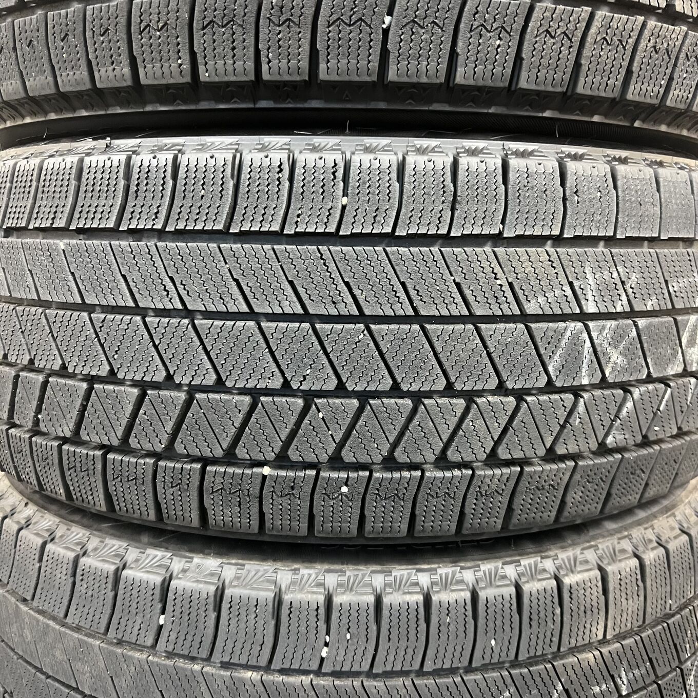 Bridgestone BLIZZAK VRX3 225/45 R17, фото 3