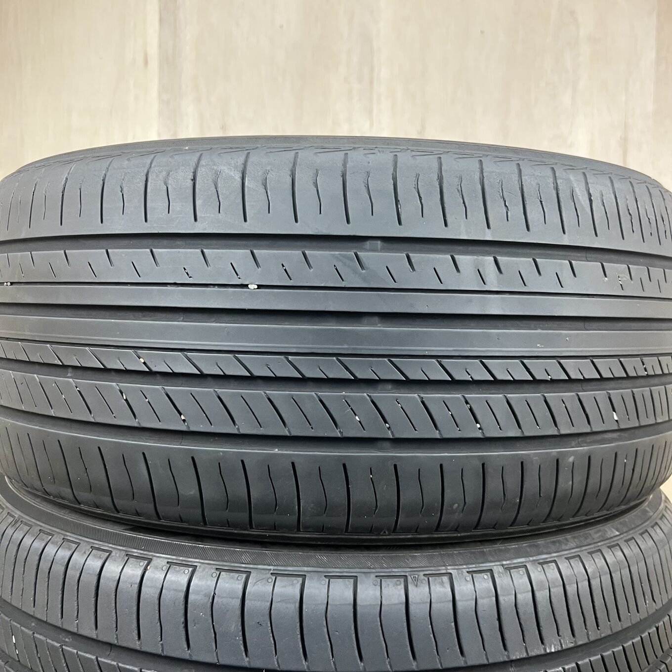 225/40 R18 Yokohama ADVAN DB V552 — 18 700 ¥/комплект