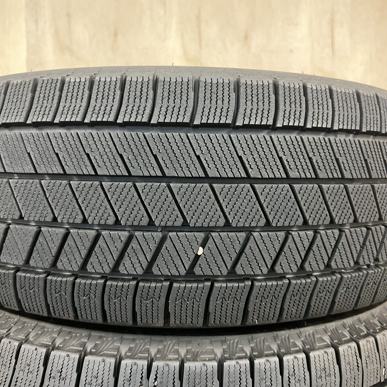 205/55 R16 Bridgestone BLIZZAK VRX3 — 34 000 ¥/комплект