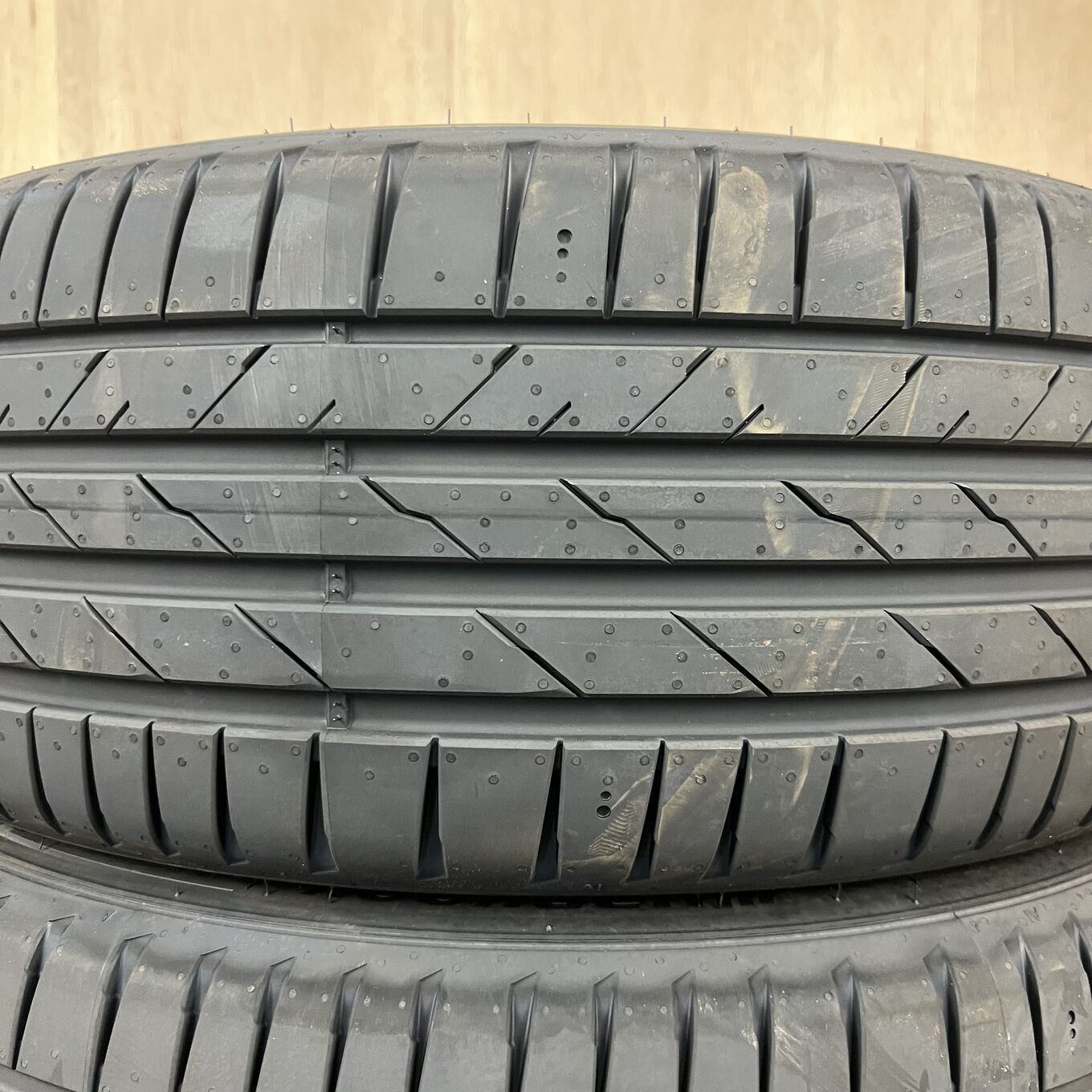 225/50 R18 Hankook K137A VENTUS EVO SUV — 46 800 ¥/комплект