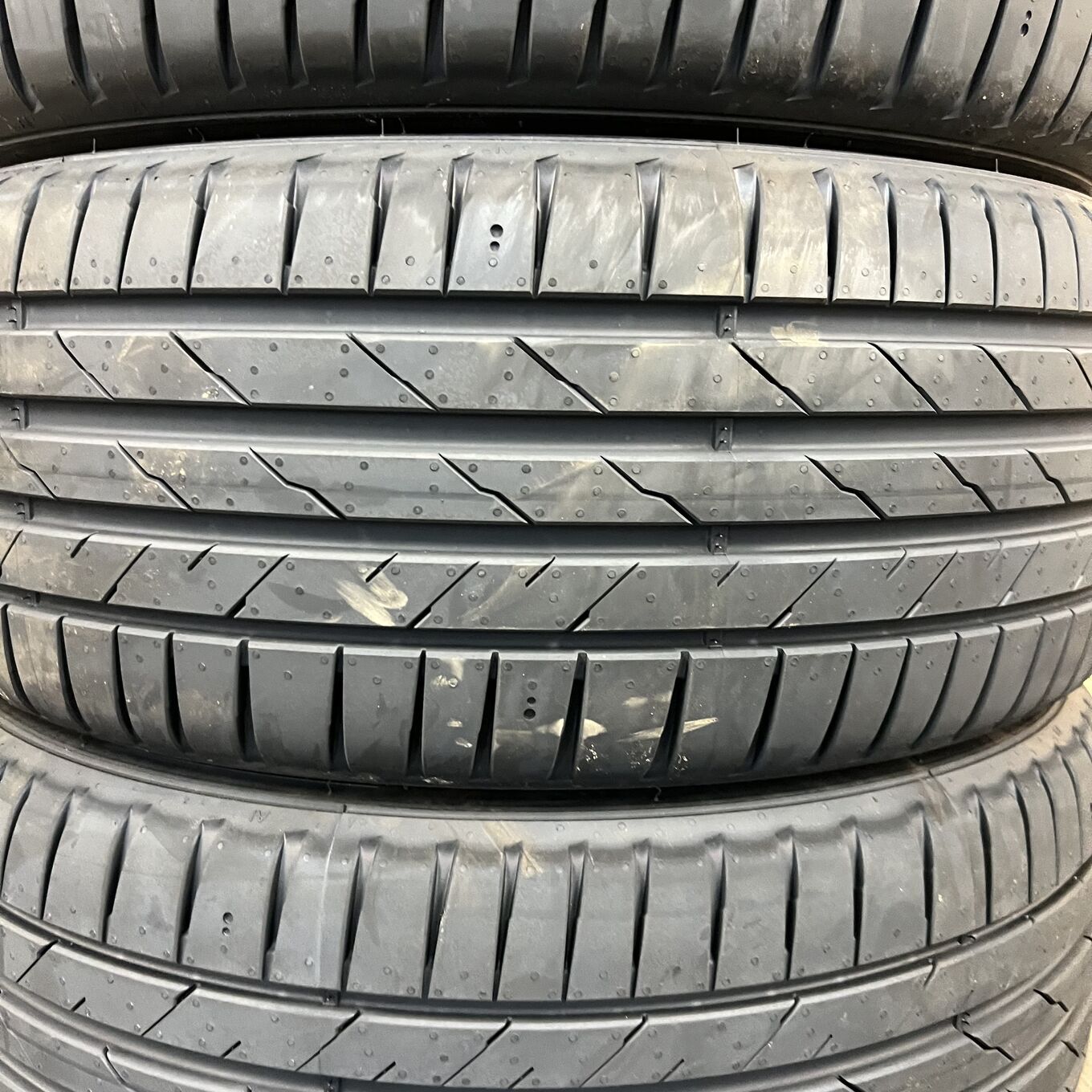 Hankook K137A VENTUS EVO SUV 225/50 R18, фото 3