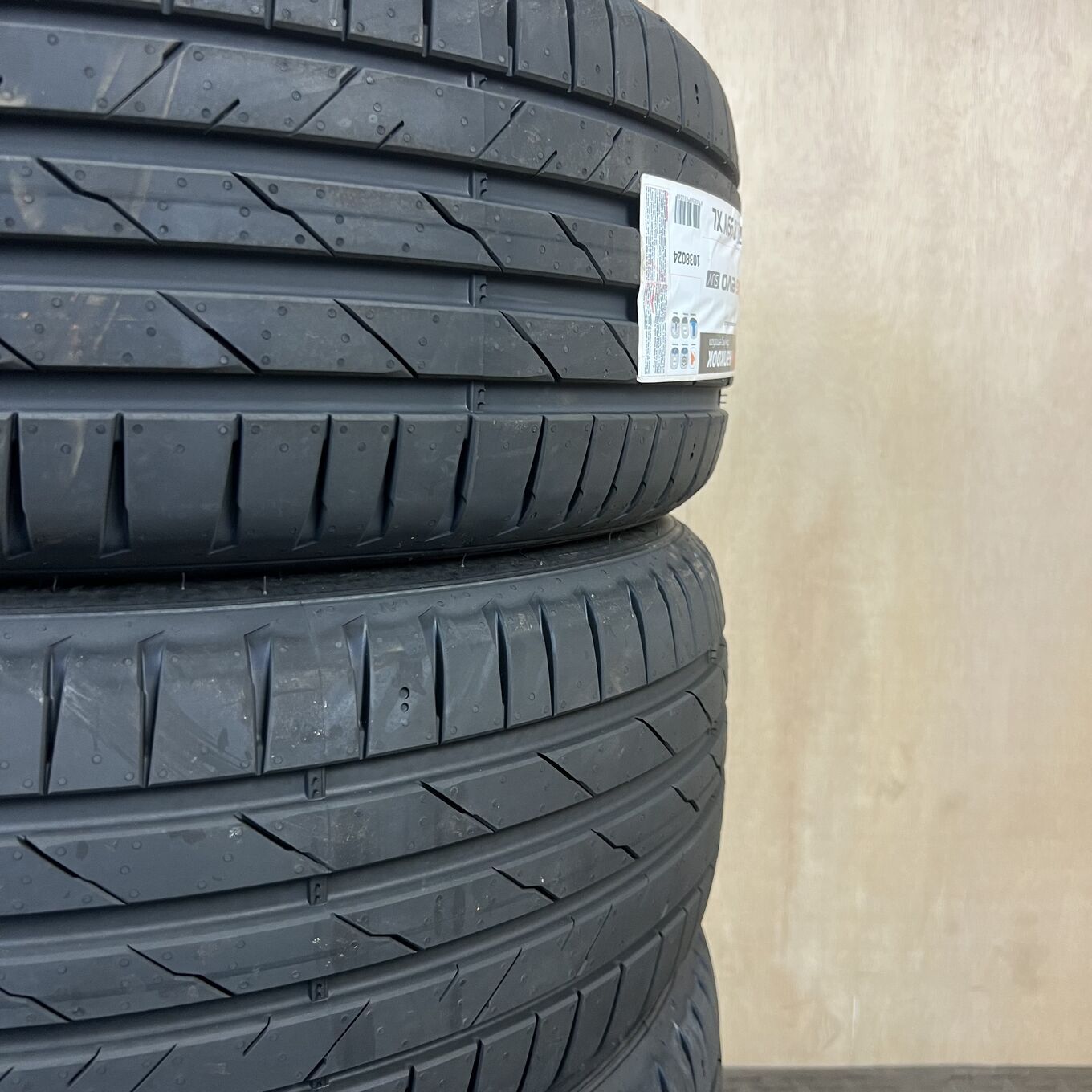Hankook K137A VENTUS EVO SUV 225/50 R18, фото 6