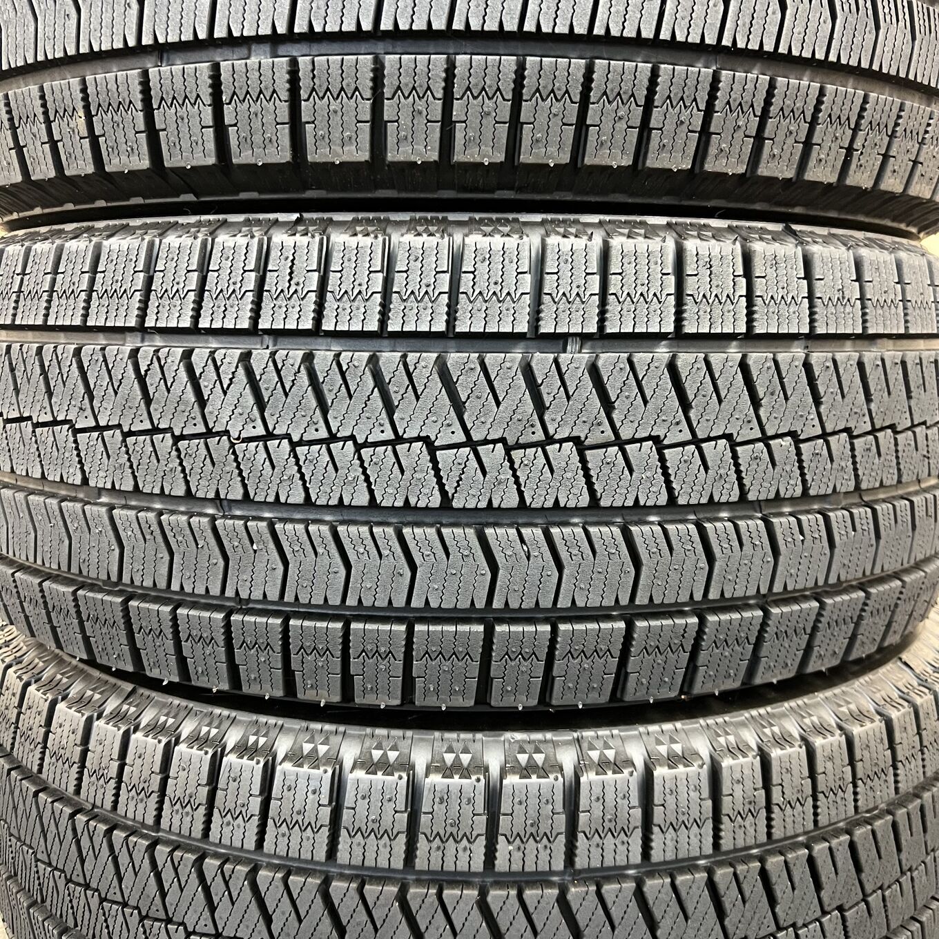 Bridgestone BLIZZAK VRX2 215/55 R17, фото 3