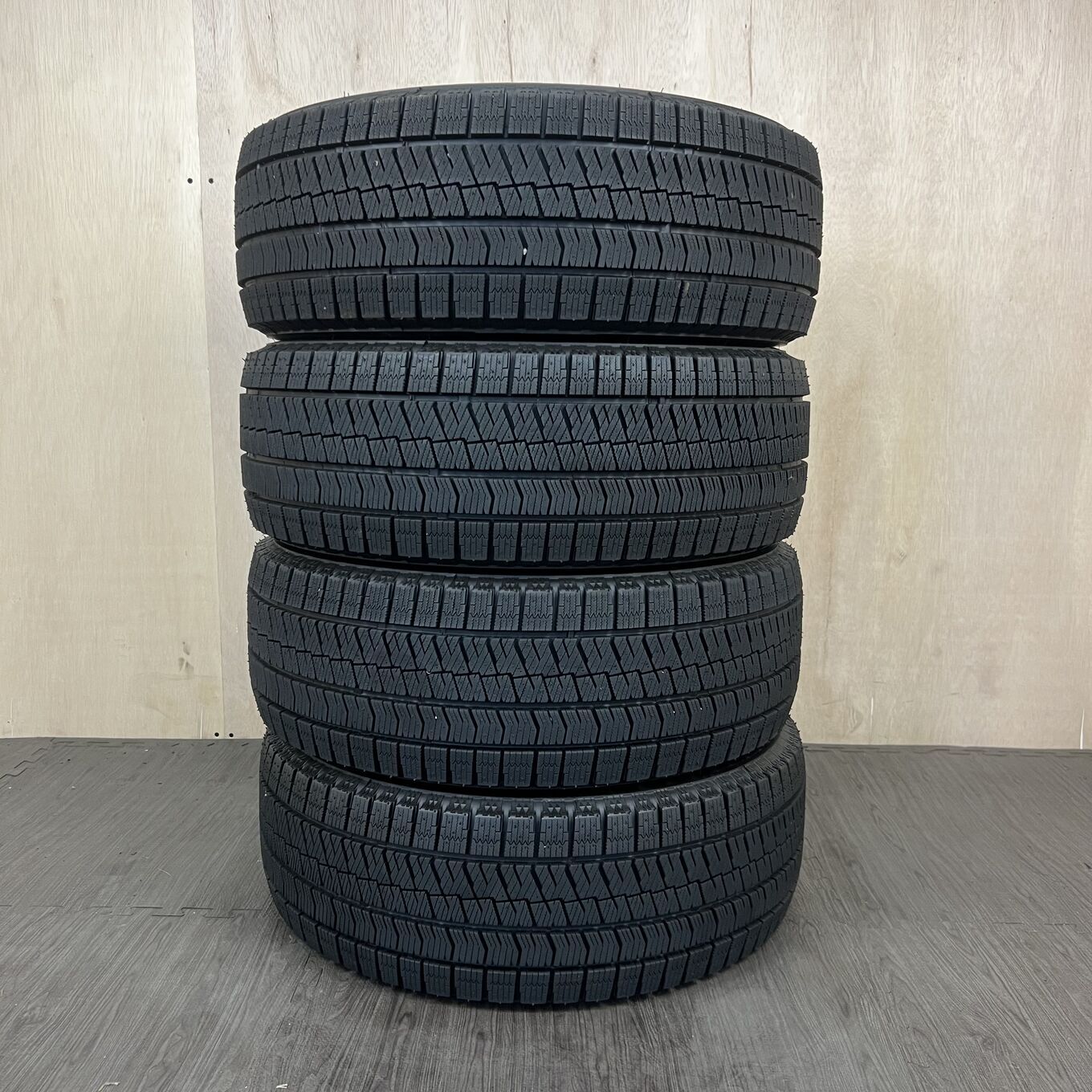 Bridgestone BLIZZAK VRX2 215/55 R17, фото 5