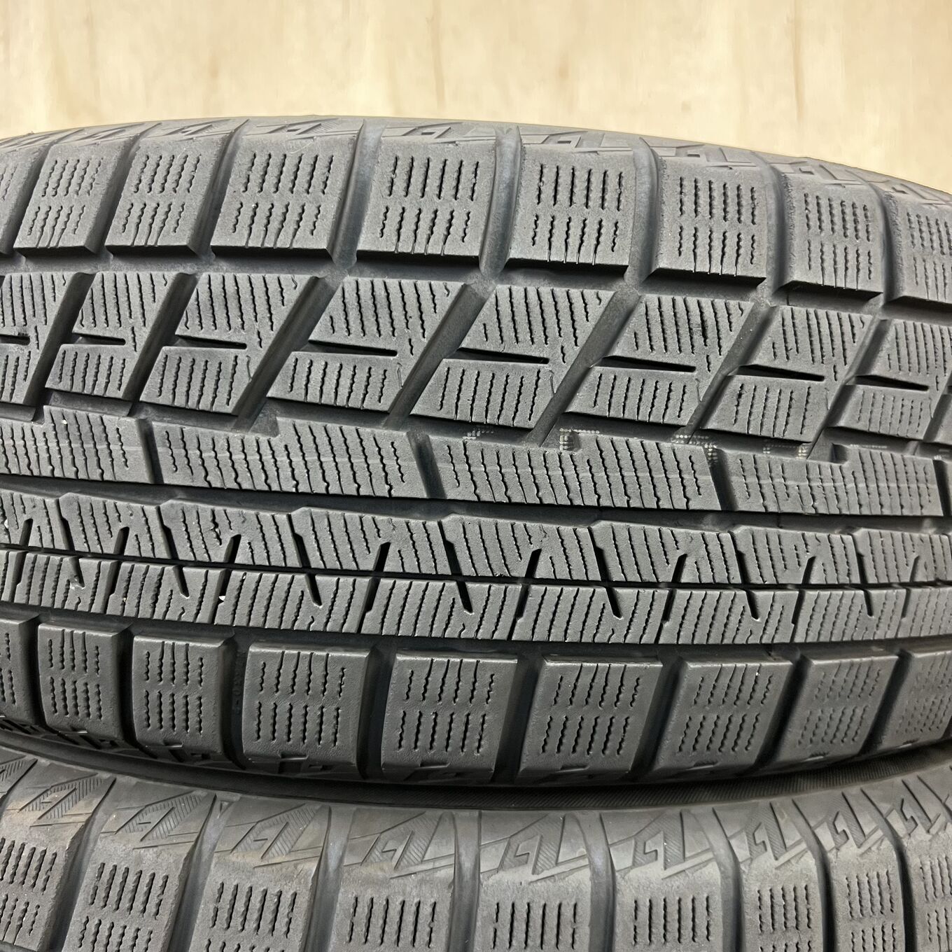 215/60 R16 Yokohama ICE GUARD IG60 — 29 800 ¥/комплект