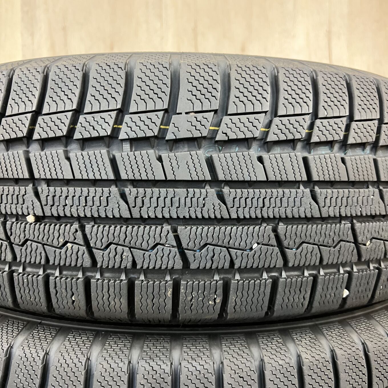 215/70 R16 Toyo WINTER TRANPATH TX — 17 000 ¥/комплект