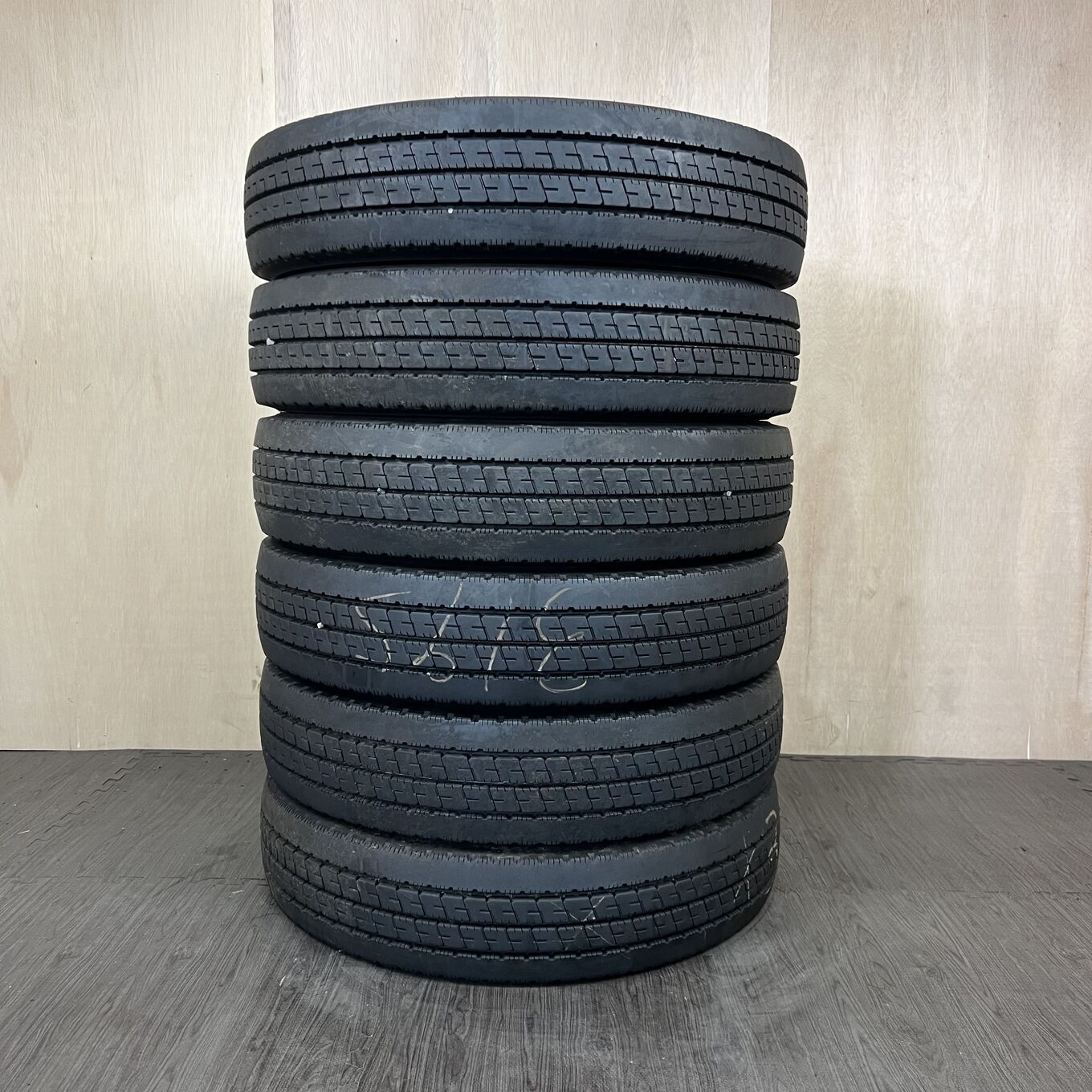 Bridgestone DURAVIS R207 205/80 R17.5, фото 4