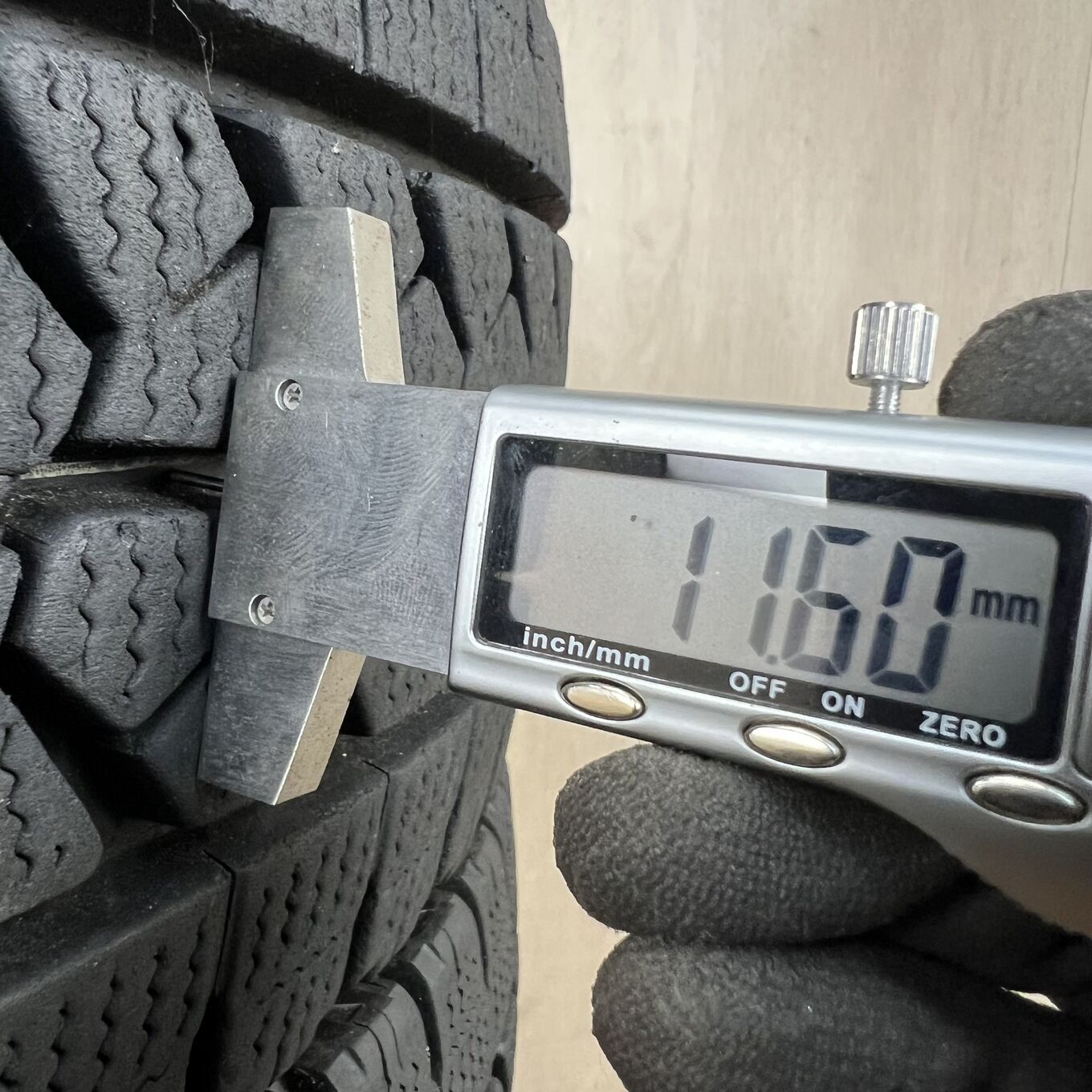Bridgestone BLIZZAK W979 205/80 R17.5, фото 5