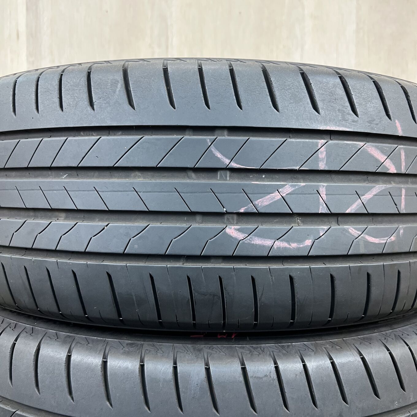 235/50 R20 Bridgestone ALENZA 001 — 34 000 ¥/комплект