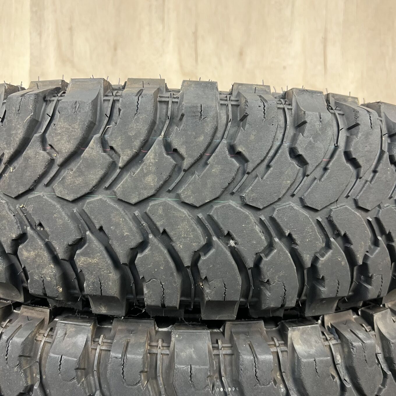 215/85 R16 CF3000 — 22 100 ¥/комплект
