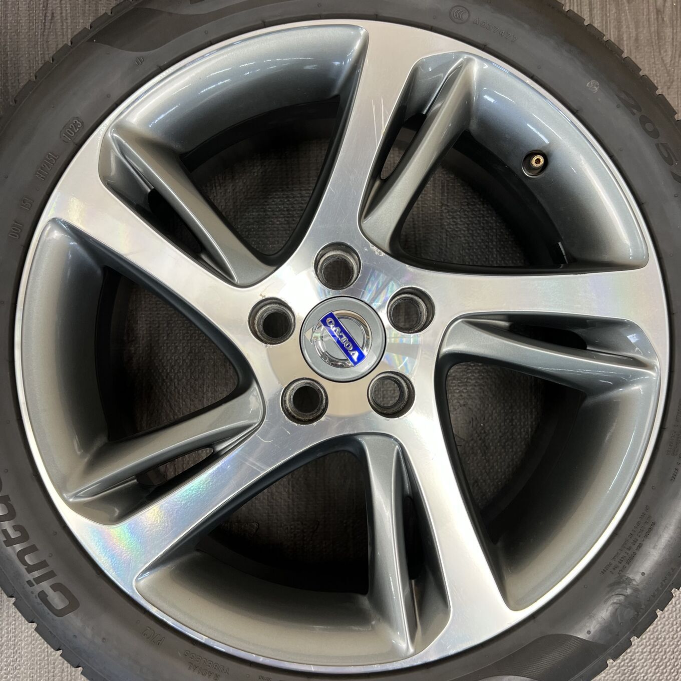 V40 R17 7J ET52.5 5x108, фото 2