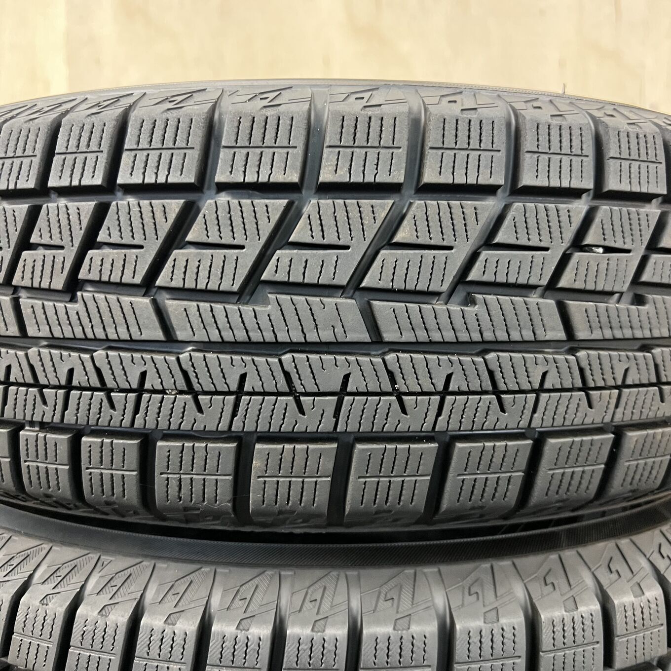 175/70 R14 Yokohama ICE GUARD IG60 — 17 000 ¥/комплект