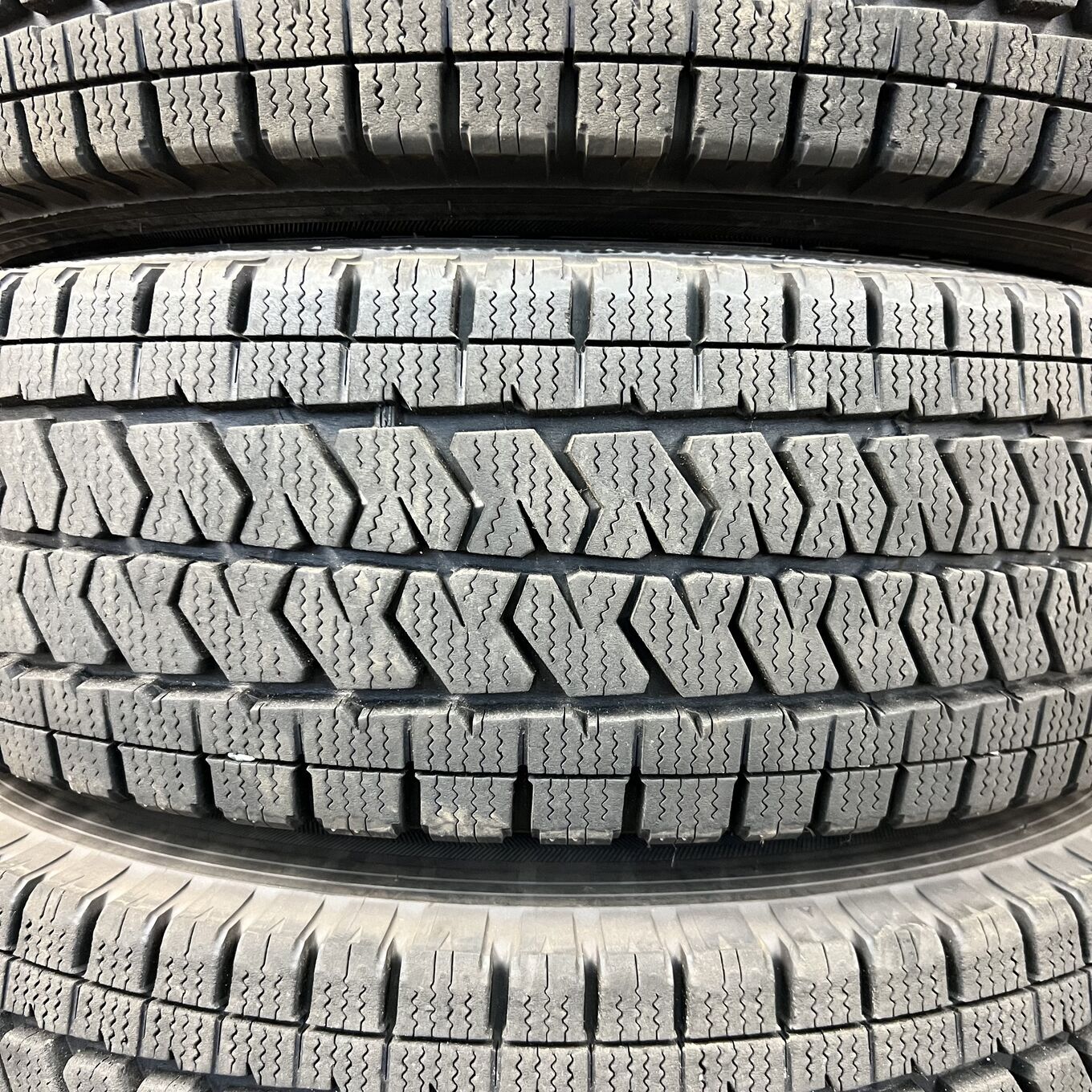 Bridgestone BLIZZAK VL10A 185/80 R14, фото 2