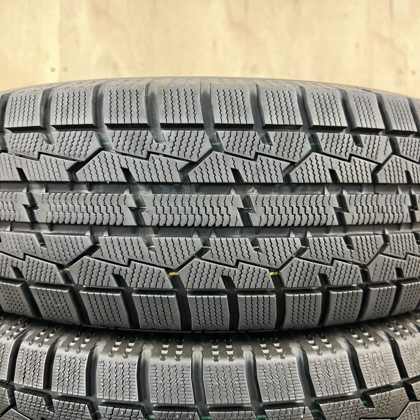 185/70 R14 Toyo OBSERVE GARIT GIZ — 18 700 ¥/комплект