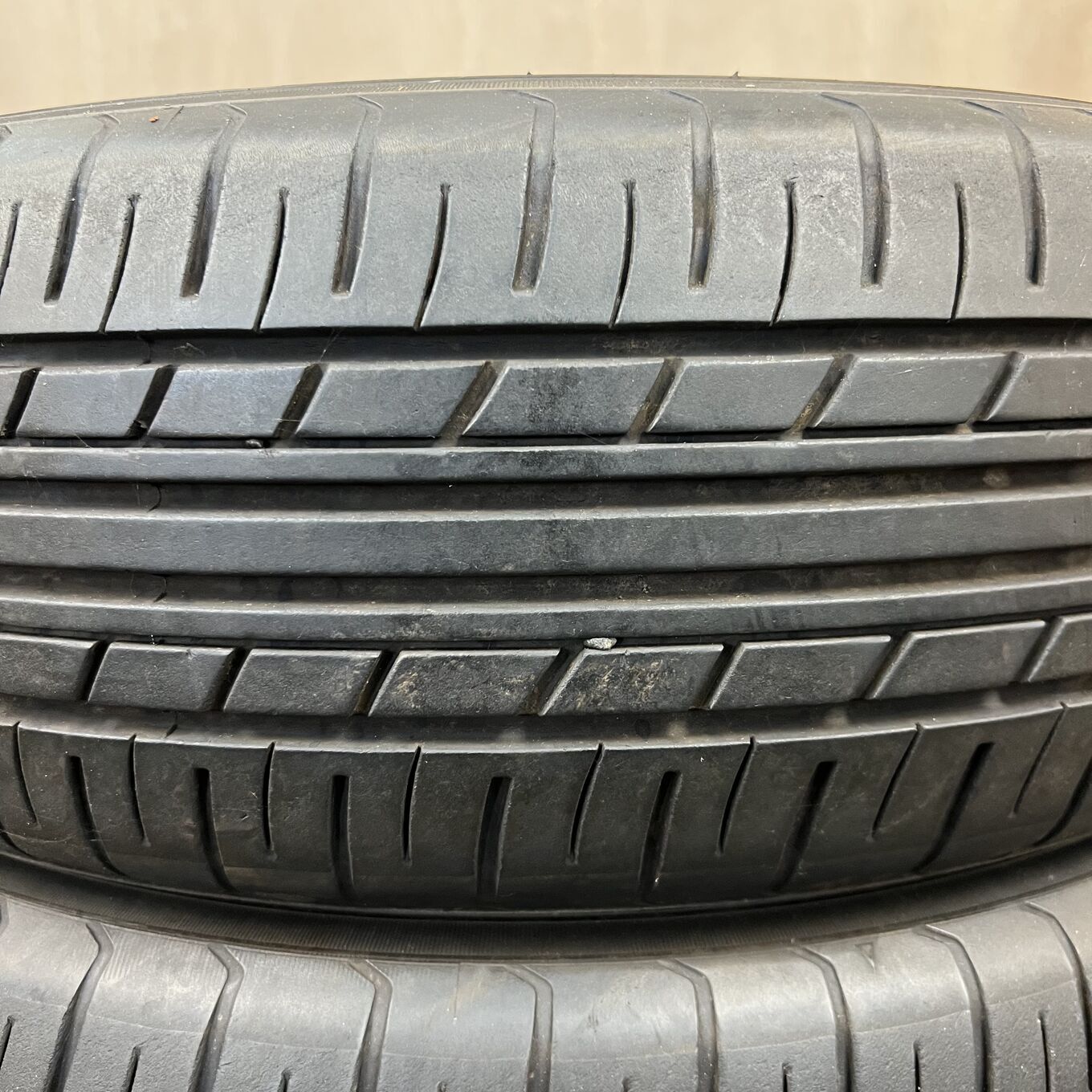185/65 R15 Yokohama BLUEARTH ECOS ES31 — 8 500 ¥/комплект