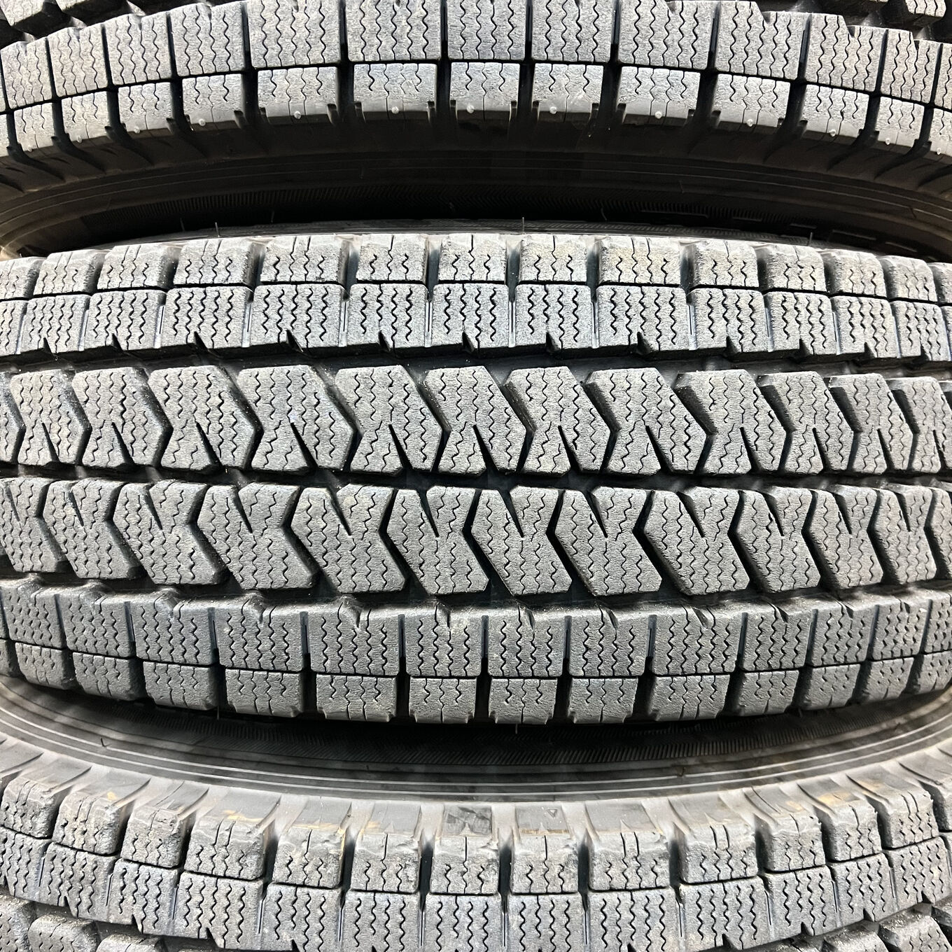 Bridgestone BLIZZAK VL10 195/80 R15, фото 2