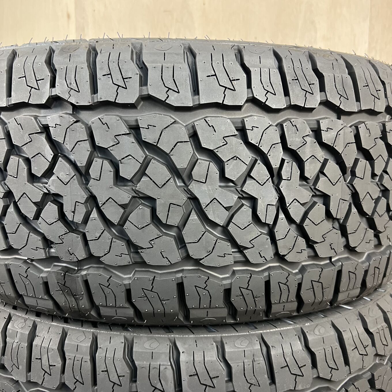 285/50 R20 TERRATOURA A/T — 29 800 ¥/комплект