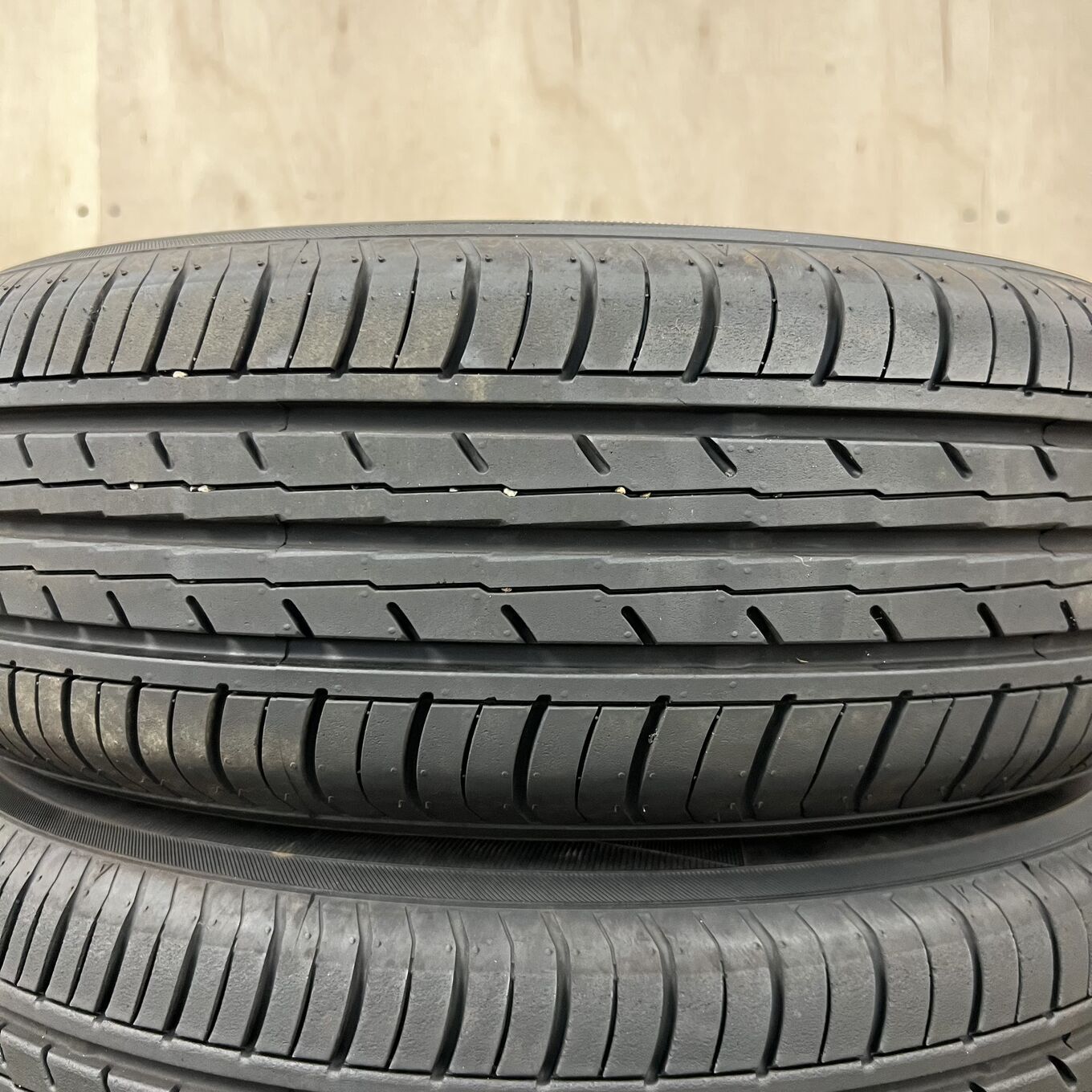 175/65 R14 Yokohama BLUEARTH ES32 — 15 300 ¥/комплект