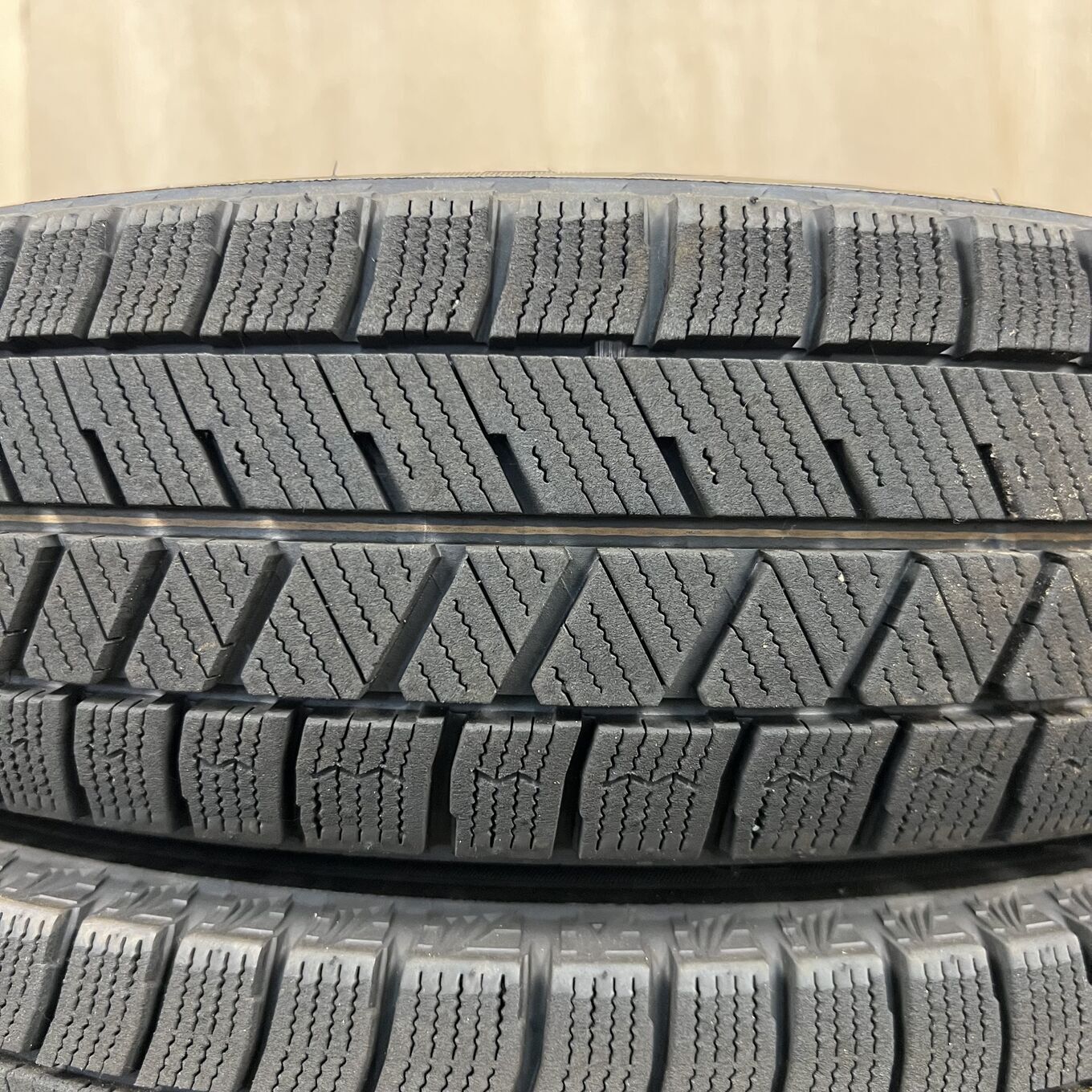 145/80 R13 Bridgestone BLIZZAK VRX3 — 12 800 ¥/комплект