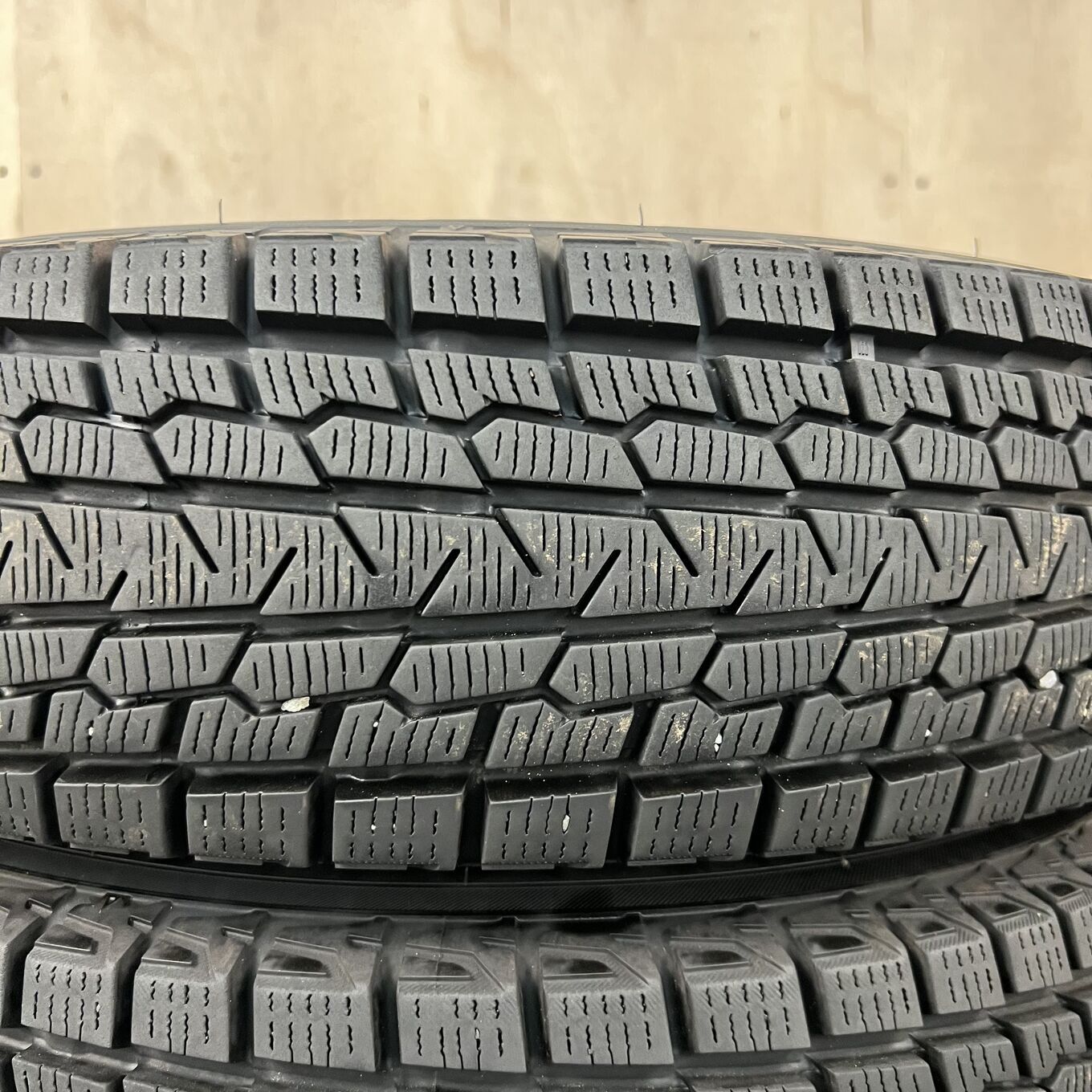175/80 R15 Yokohama ICE GUARD SUV G075 — 20 400 ¥/комплект