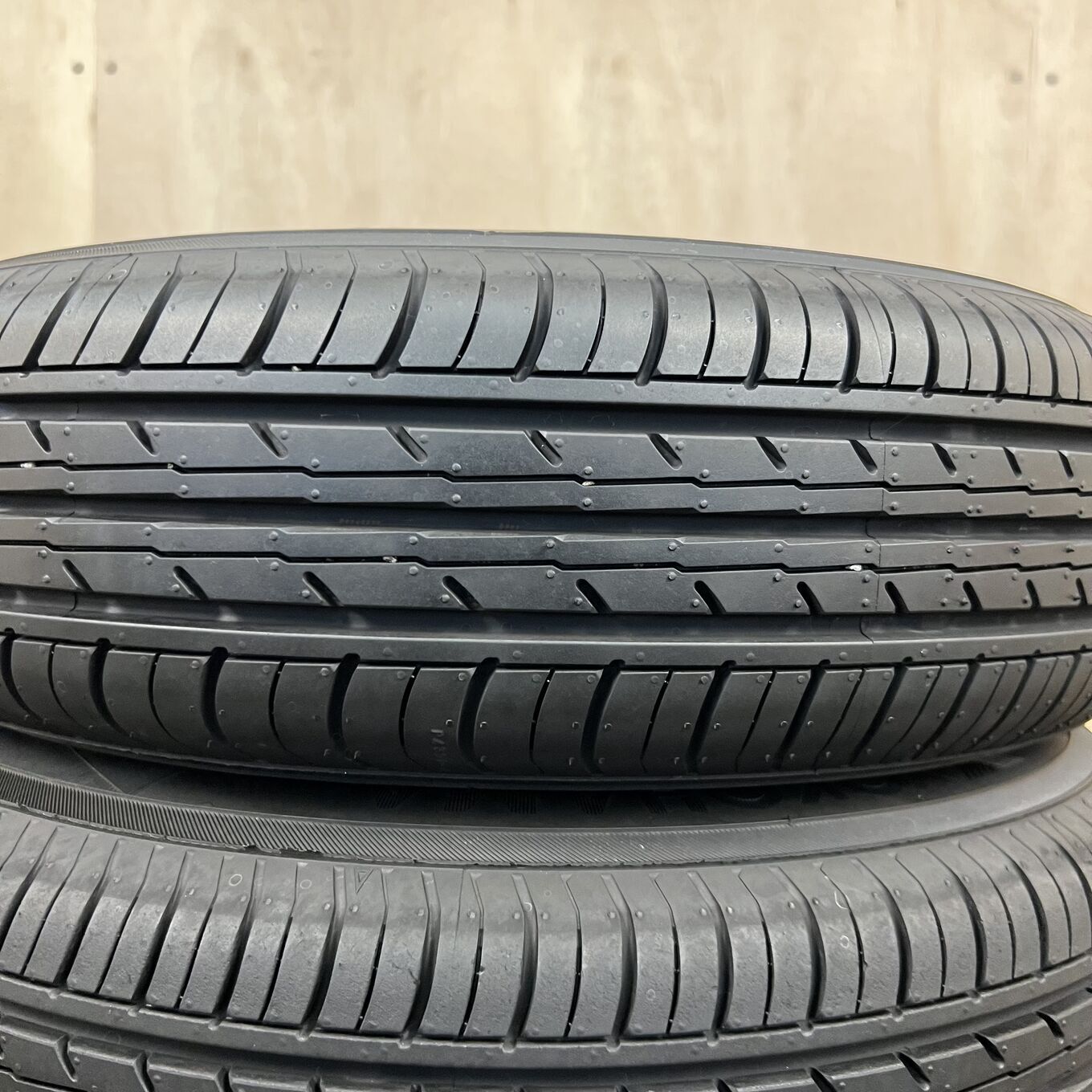145/80 R12 Yokohama BLUEARTH ES32 — 11 900 ¥/комплект