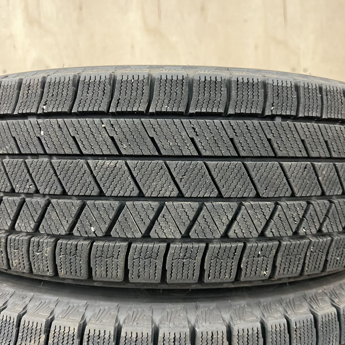 185/65 R15 Bridgestone BLIZZAK VRX3 — 23 800 ¥/комплект