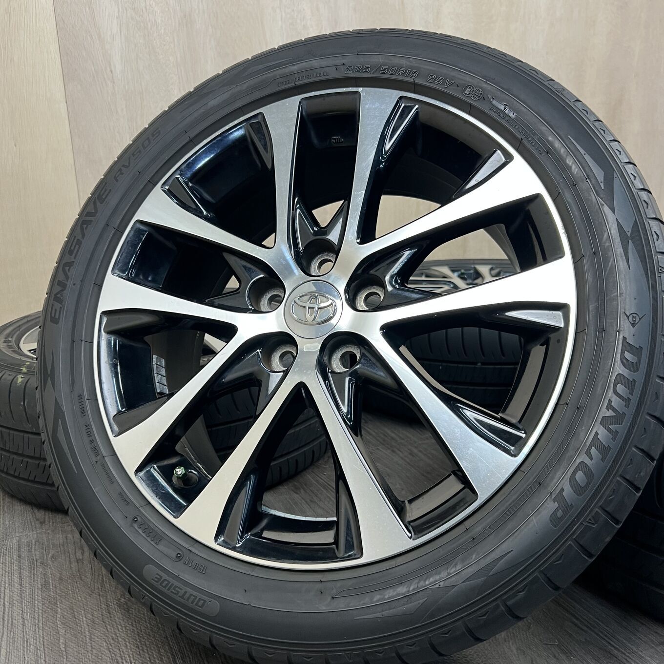 Б/У колесо в сборе 225/50 R18 Dunlop ESTIMA, артикул 0284AS040926