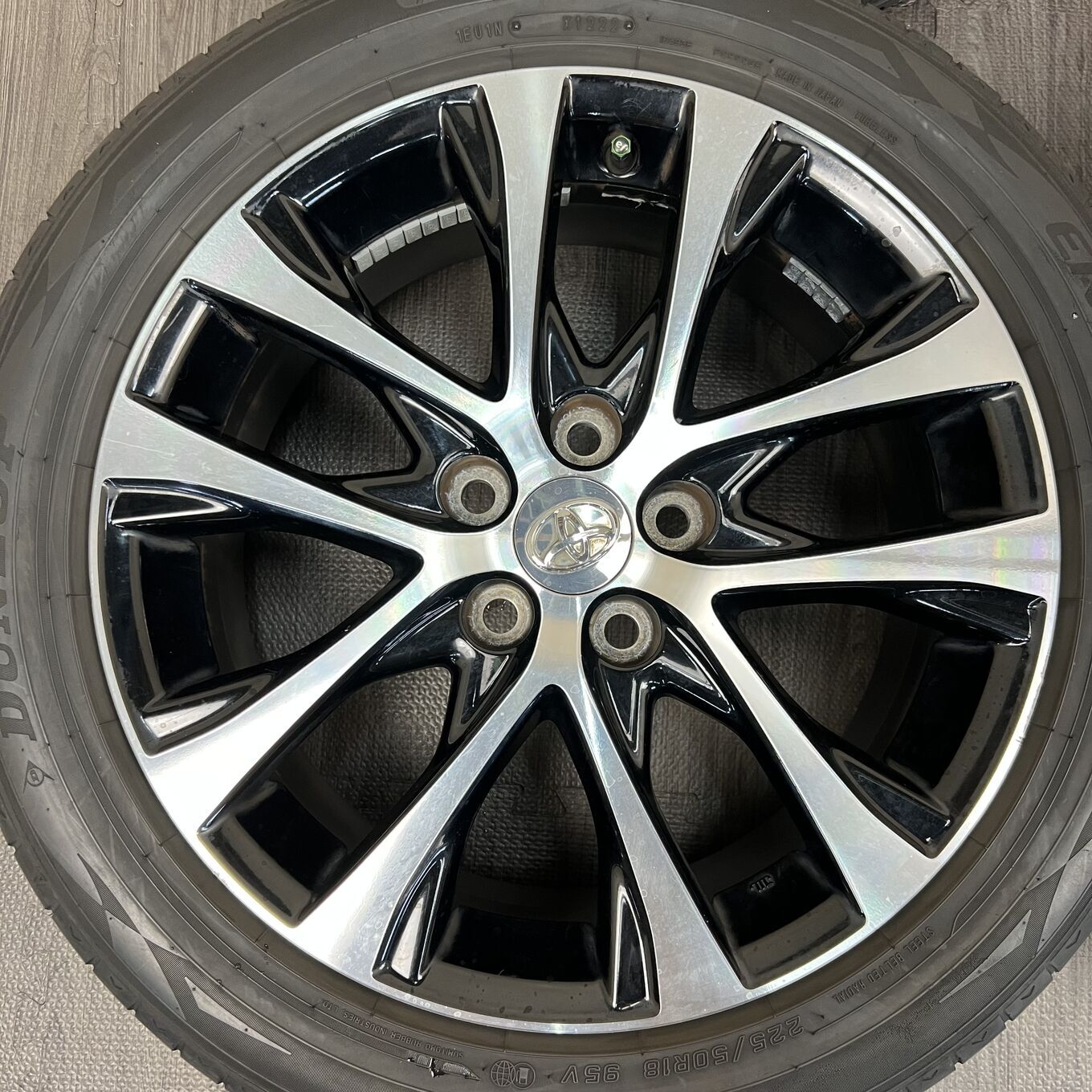 Dunlop ESTIMA 225/50 R18, фото 2