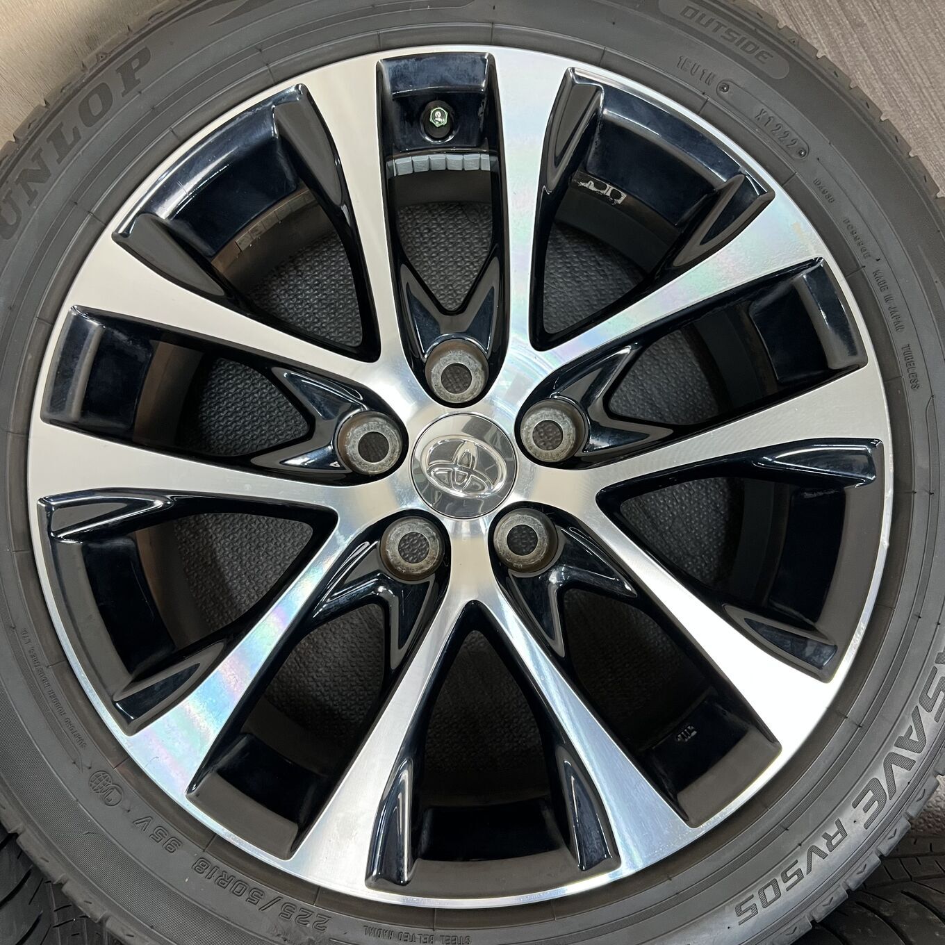 Dunlop ESTIMA 225/50 R18, фото 5