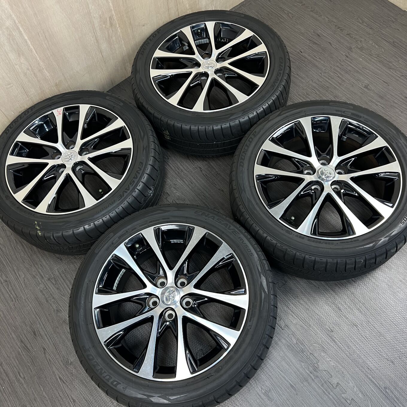Dunlop ESTIMA 225/50 R18, фото 6