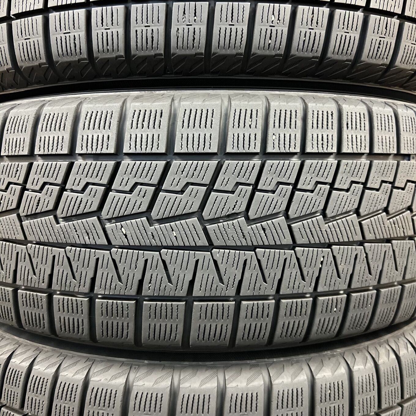 Yokohama ICE GUARD IG70 215/50 R18, фото 2