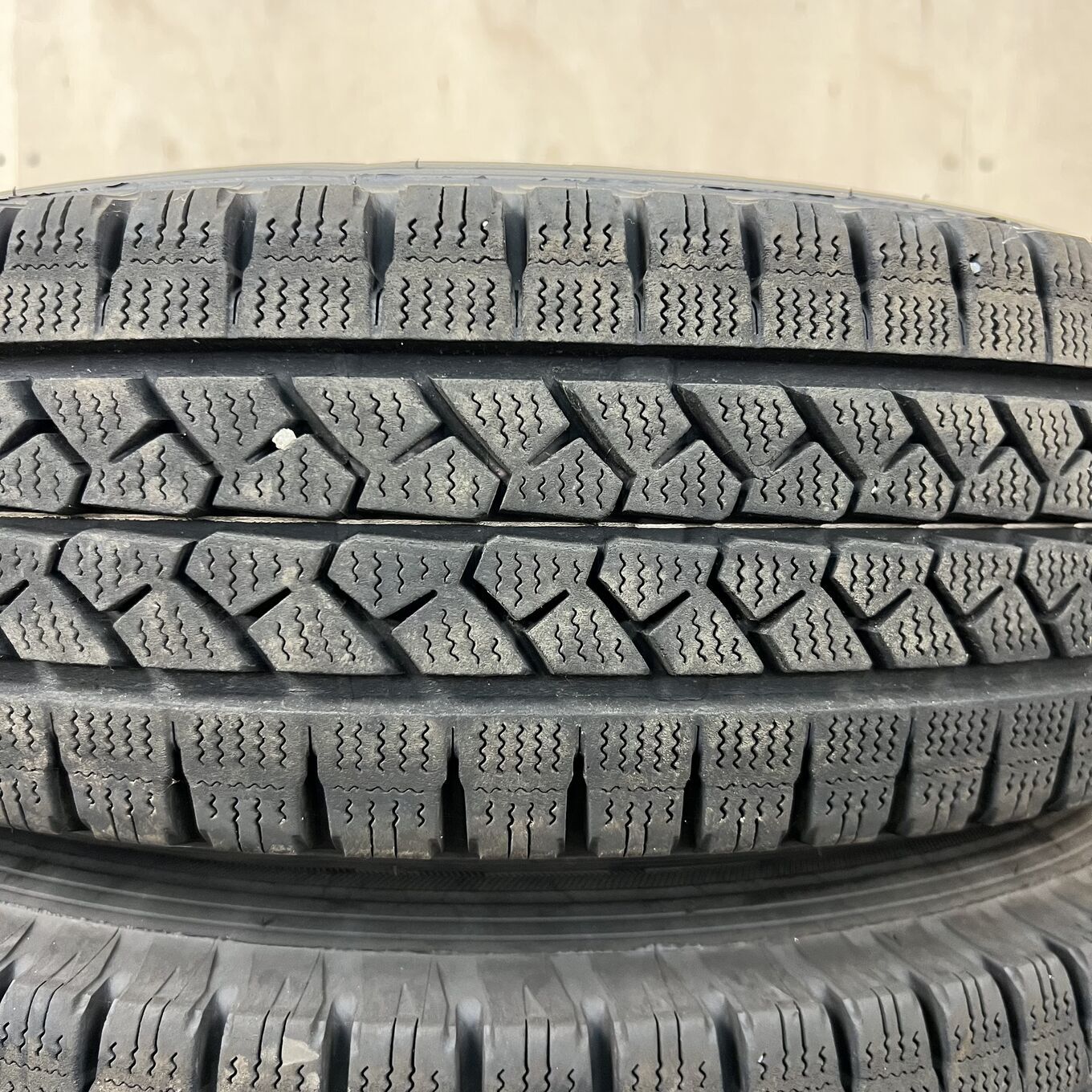 165/80 R13 Bridgestone BLIZZAK VL1 — 17 000 ¥/комплект