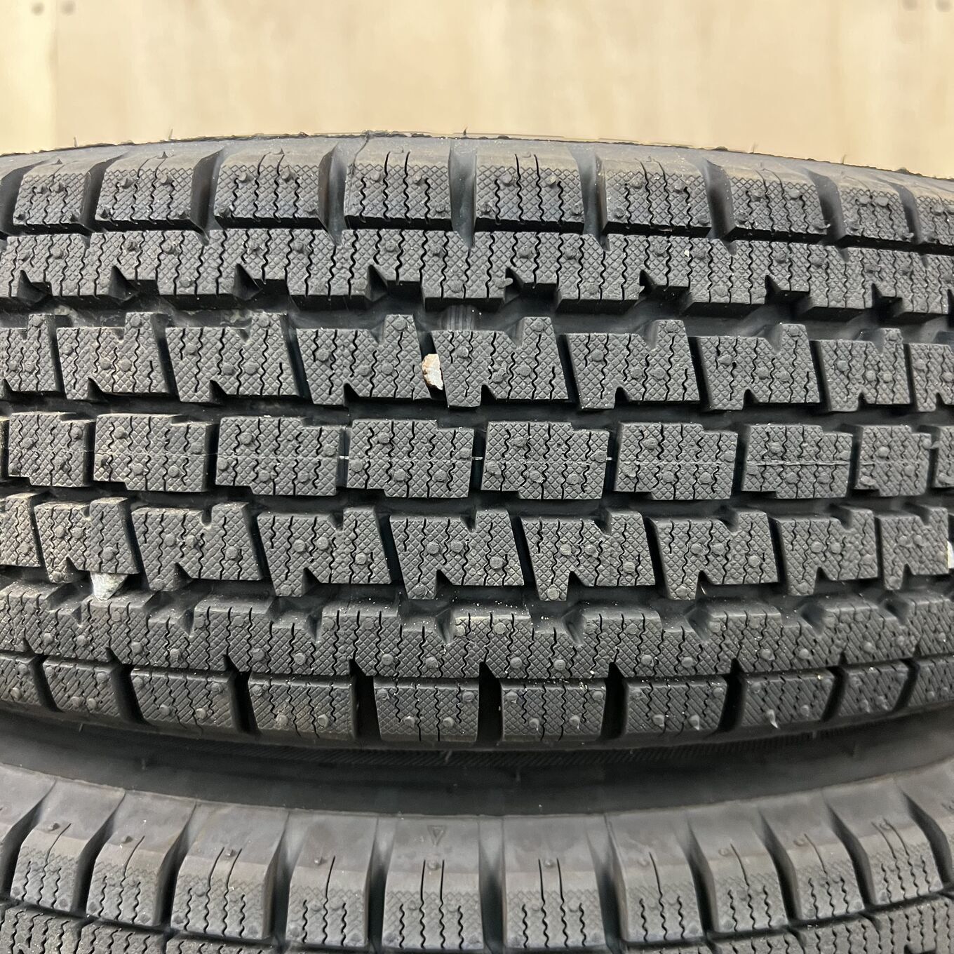 145/80 R12 Bridgestone W300 — 15 300 ¥/комплект