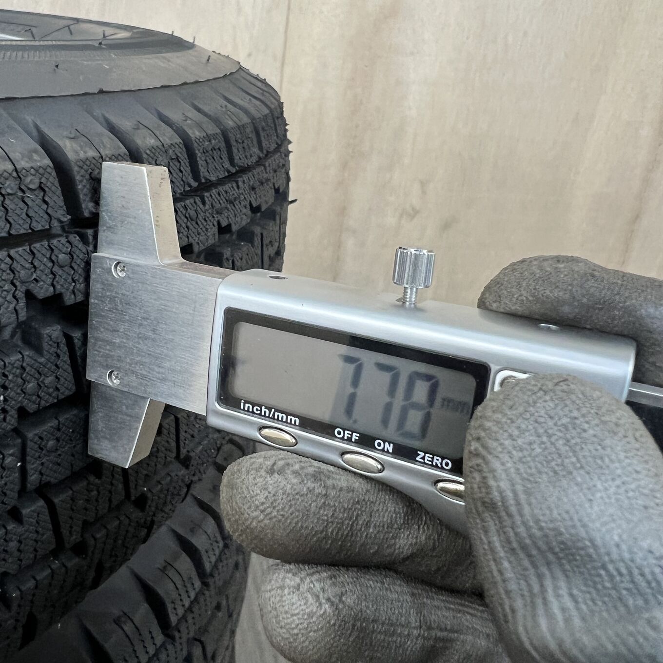 Bridgestone W300 145/80 R12, фото 6