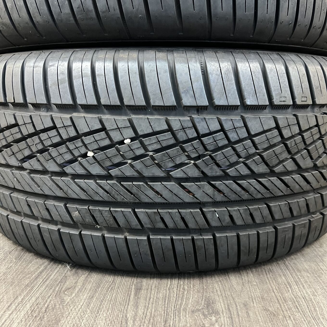 Continental ALLSEASONCONTACT DWS06 275/40 R19, фото 2