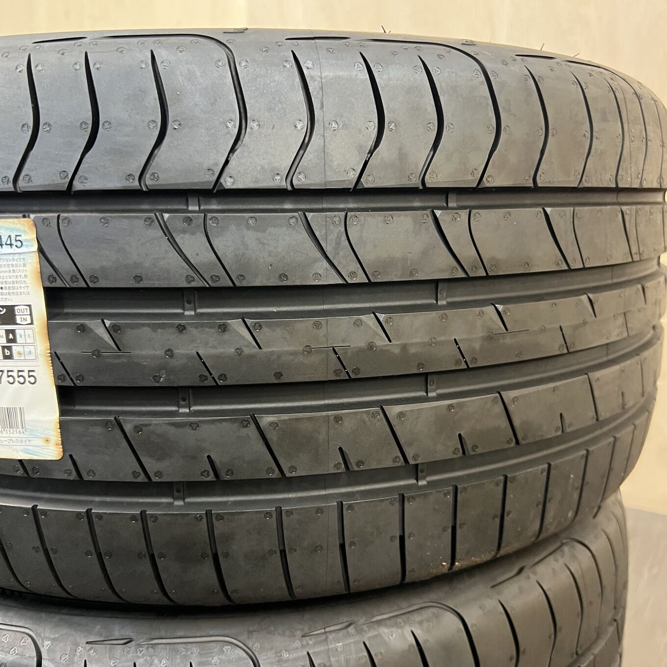 255/40 R17 Goodyear EAGLE F1 SPORT — 39 100 ¥/комплект
