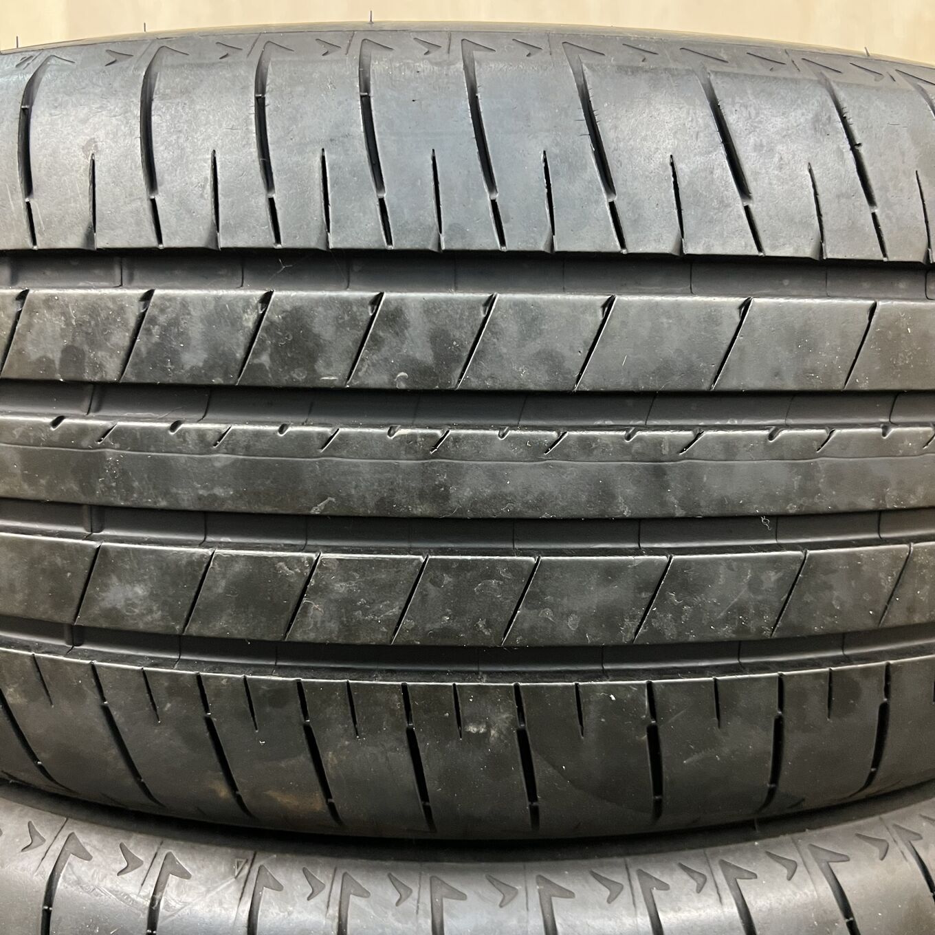 235/50 R20 Bridgestone ALENZA 001 — 23 800 ¥/комплект